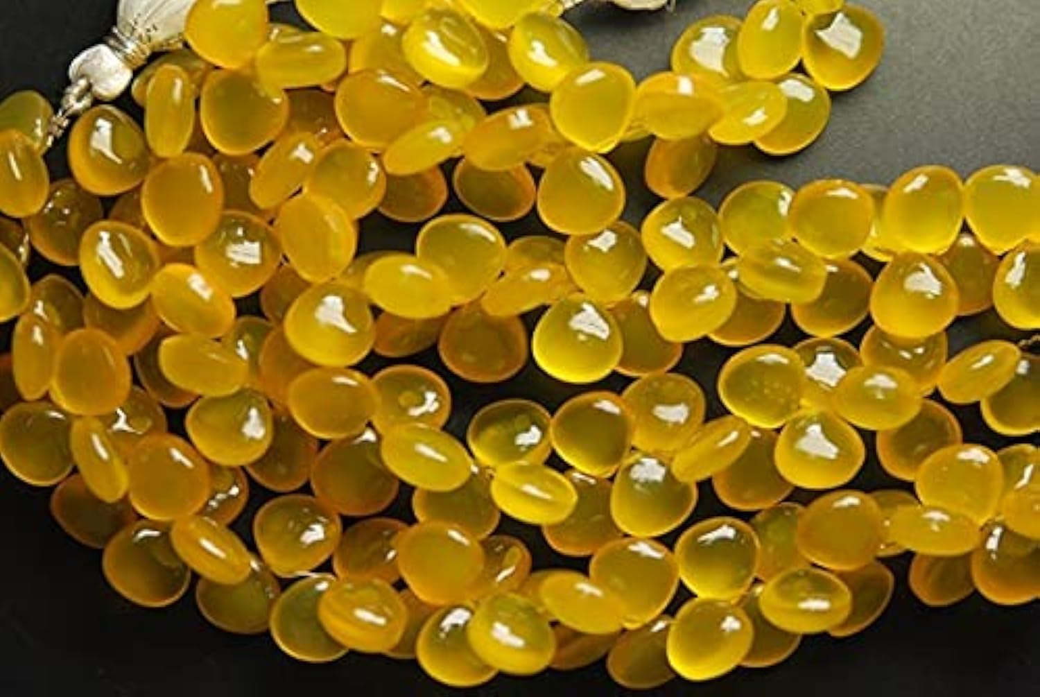 Calcédoine jaune en fil de 7 pouces, briolette cœur 8mm polie