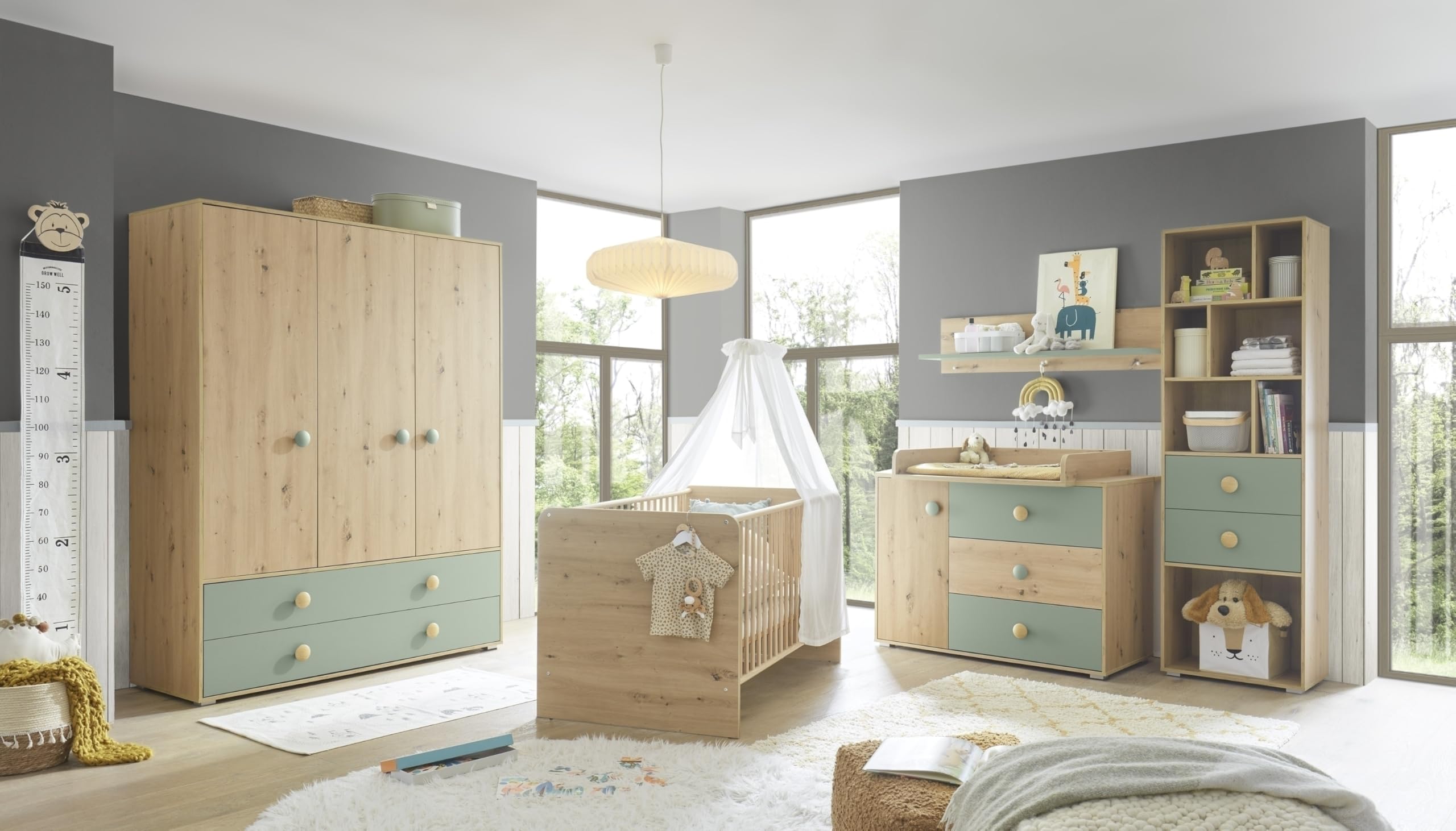 Babyzimmer-Komplettset >Birta< Kleiderschrank 153,8x200x58,2cm, Babybett 78x90x143cm, Wickelkommode 120x99,3x77,6cm, Wandboard 120x30x25,5cm, Regal 60x200x38,2cm, Artisan Eiche Dekor / Salbei.