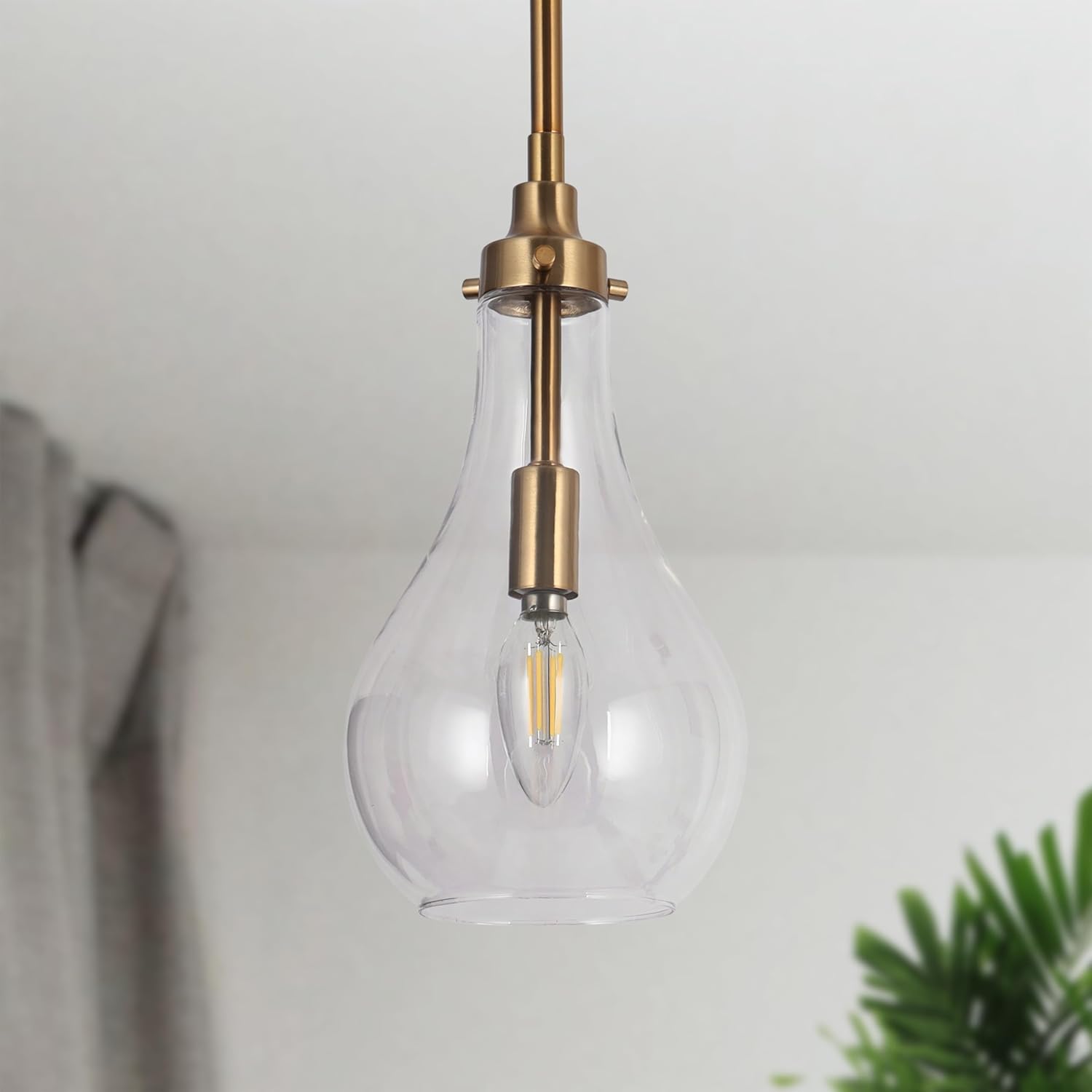 Gold Pendant Light, Modern Brass Pendant Lighting Fixture with Clear Glass Shade and Electroplated Craft for Kitchen Island, Dining Room, Hallway, Bedroom, Foyer and Staircase