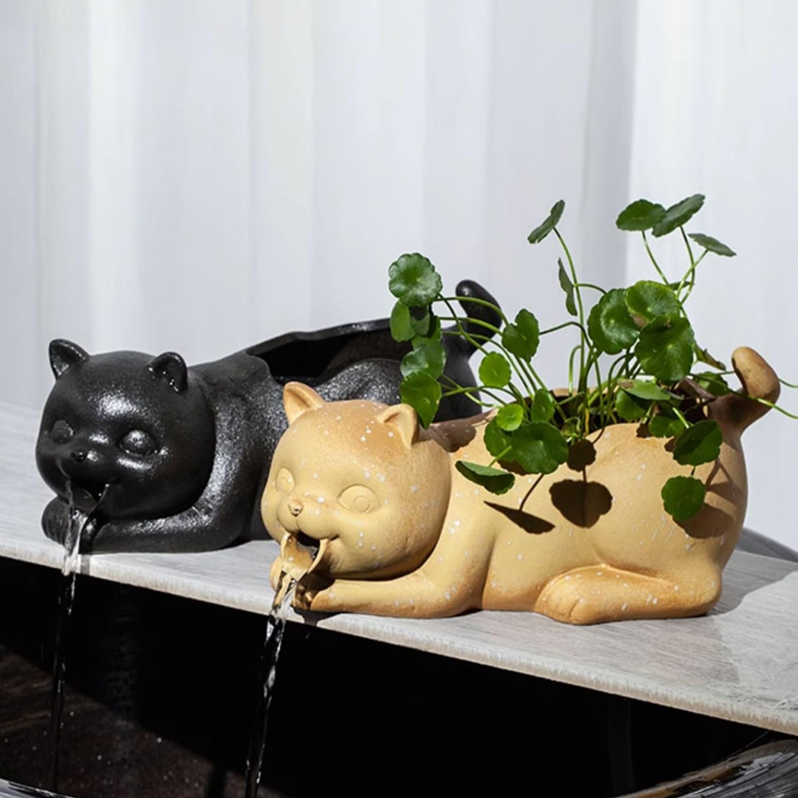 Cracheurs d'étang, Ornements D’Eau Qui Coule en Pot en Céramique, Sculpture d'animaux de Jardin, idéale pour Les Mini-étangs et fontaines de Jardin(Black)