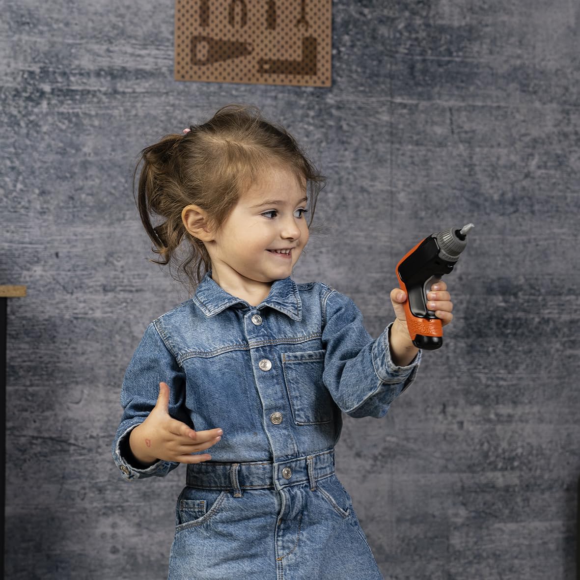 Smoby - Black+Decker - Etabli Bricolo Builder - 87 Accessoires - Matière Recyclée - A Partir de 3 Ans - Fabrication Française