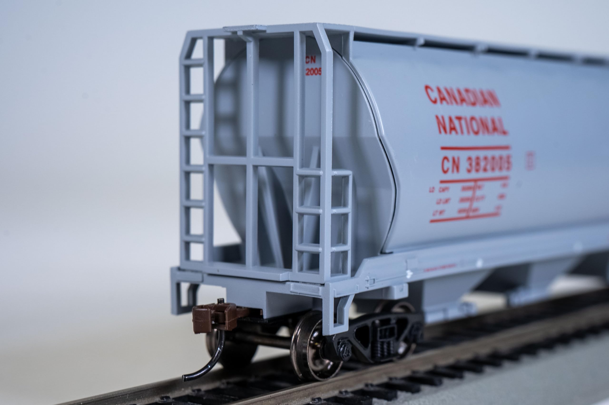 Amazon.com: Bachmann Trains - Canadian 4 Bay Cylindrical Grain