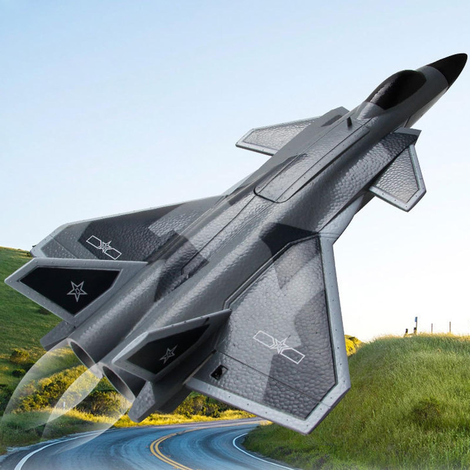 FX9630 RC Flugzeug – Ferngesteuertes Flugzeugmodell für drinnen und draußen – Ideal für Junge Entdecker. Das Modell besteht aus Schaumstoff und