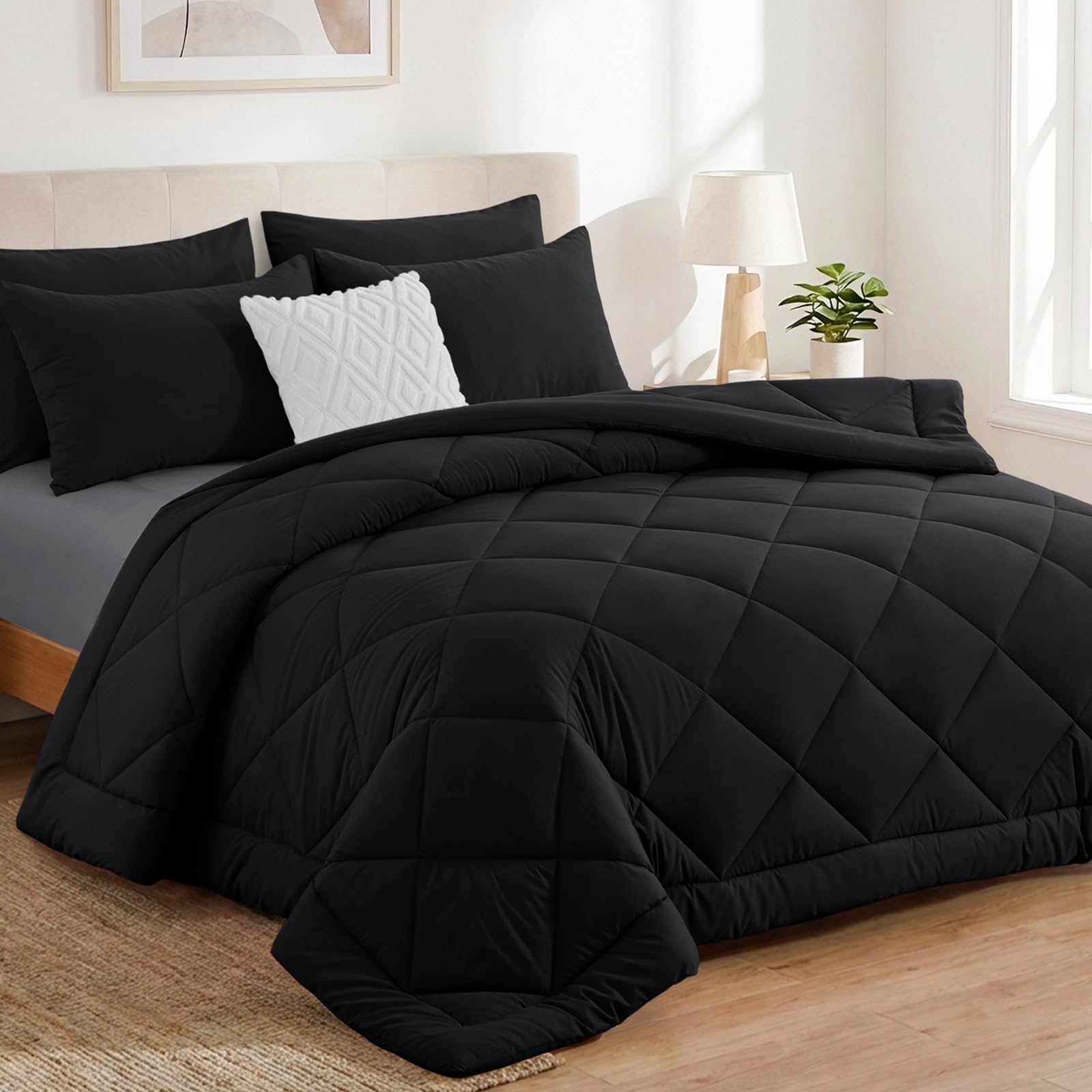 Aisbo Coverless Duvet Super King Size 10.5 Tog - 260x 220cm, Black Duvet with 2 Pillowcases Soft Lightweight Comforter Set for All Seasons