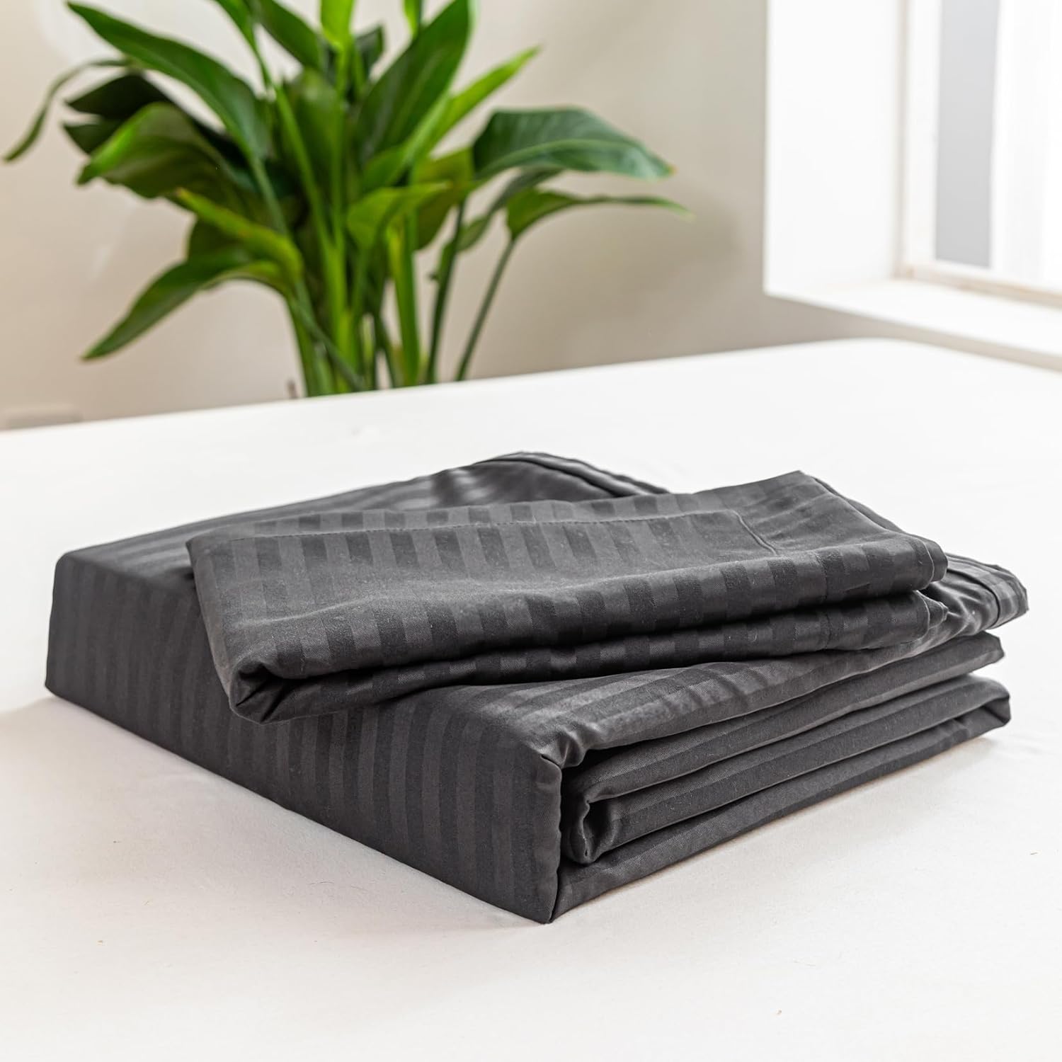 Hotel Duvet Cover Set Queen Size Black Microfiber Satin Striped Hotel Luxury Comforter Cover 3 Piece Set with Zipper Closure & Corner Ties Wrinkle Free Hypoallergenic Soft Breathable