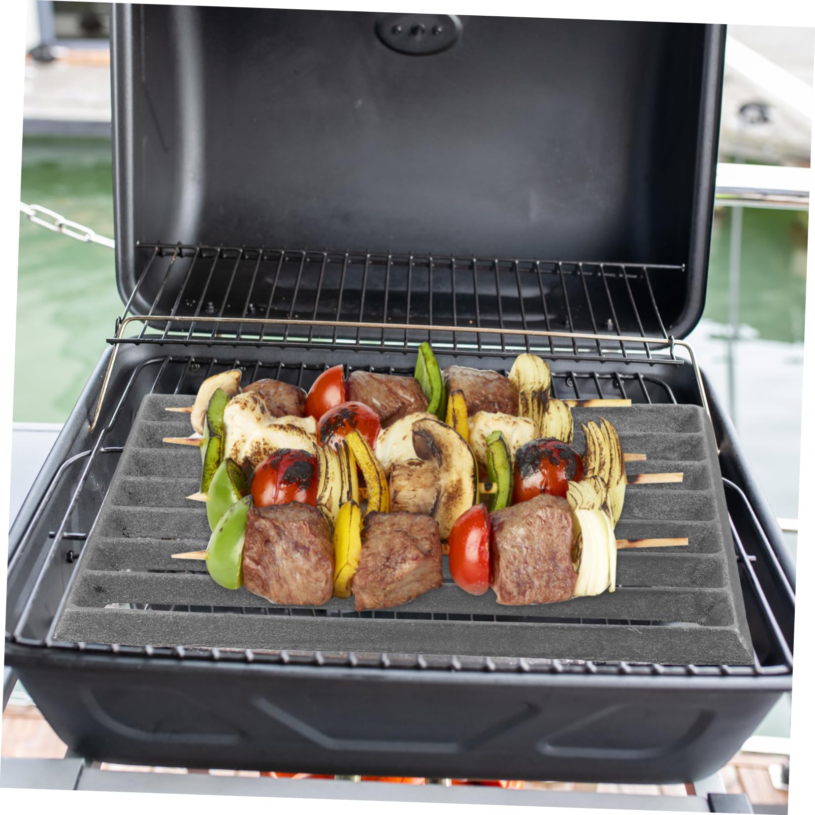 Rechteckiger Grillrost aus Gusseisen Vielseitig Einsetzbar mit Maximaler Wärmespeicherung Robustes Schwarzes Material als Ersatzrost für Grill und Kamin