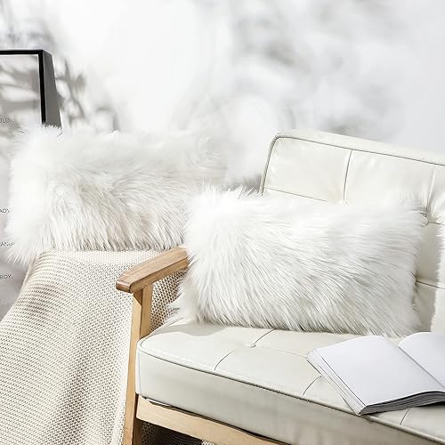 OYIMUA Juego de 2 fundas de almohada decorativas esponjosas de 12 x 20 pulgadas, fundas de almohada de pelo sintético de lujo de granja de lujo,