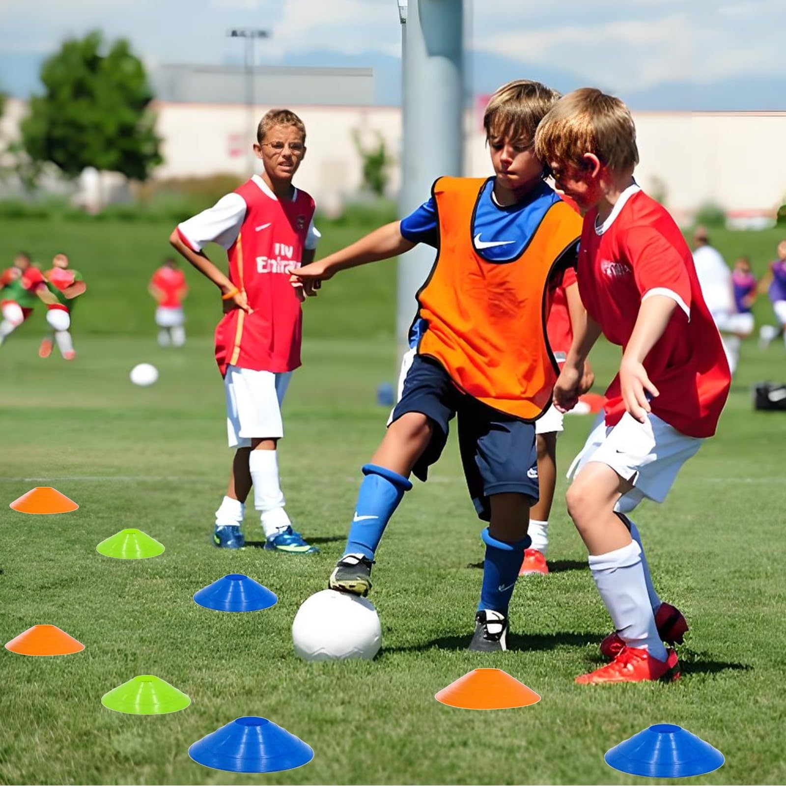 ANSLYQA Conos de fútbol (juego de 50), cono de disco de entrenamiento de agilidad con bolsa de transporte y soporte para marcadores de cono de campo de fútbol, baloncesto, deportes, campo