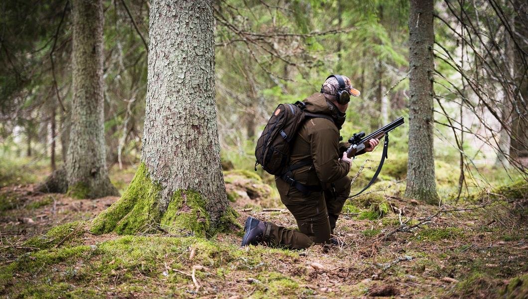 PINEWOOD® JAGD RUCKSACK 22l mit intergrierten Gewehrfutteral braun