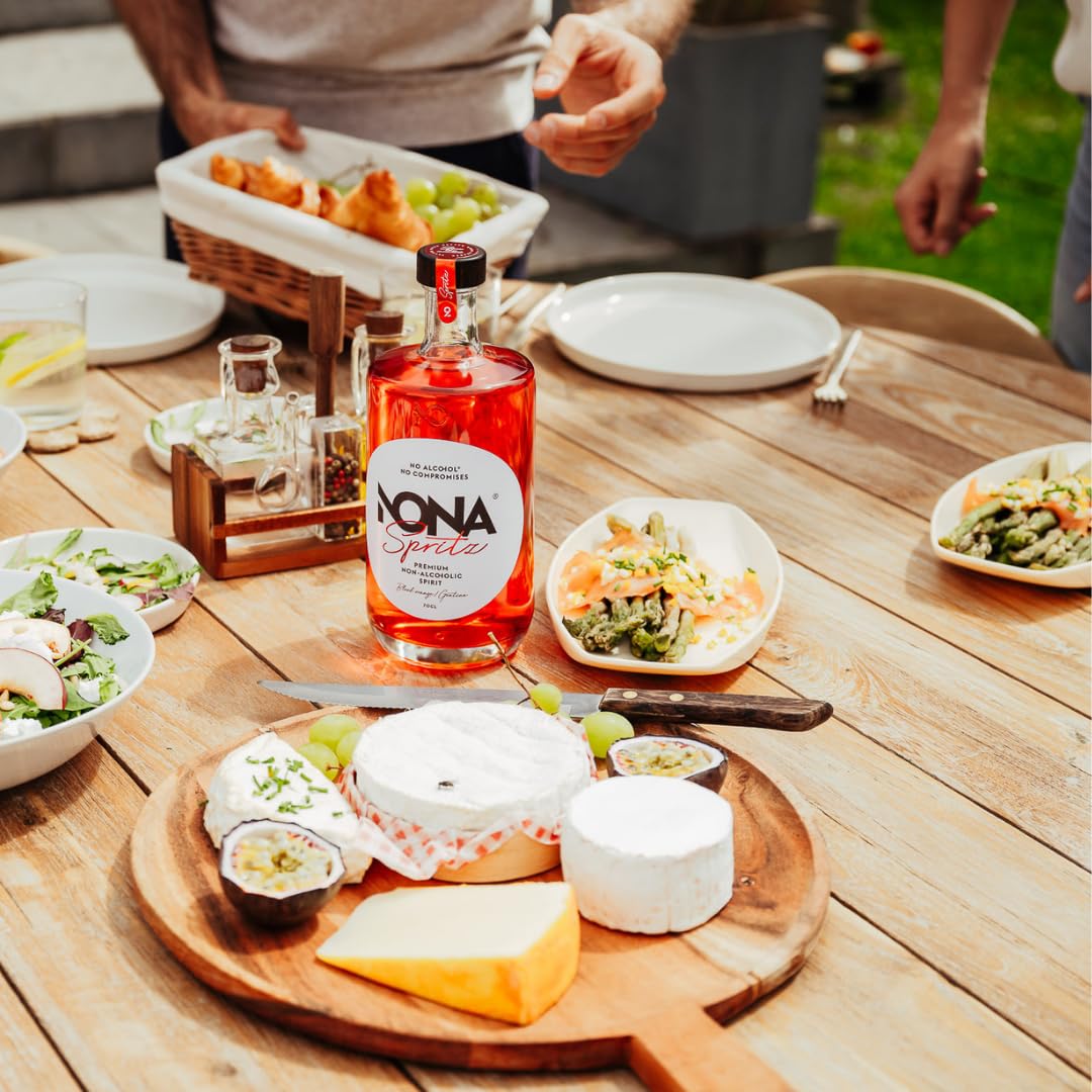 NONA Spritz 700ml | Apéritif sans alcool à la sanguine & racine de gentiane | Inspiré du Spritz italien | 0% vol | Idéal pour cocktails sans alcool au goût fruité & amer