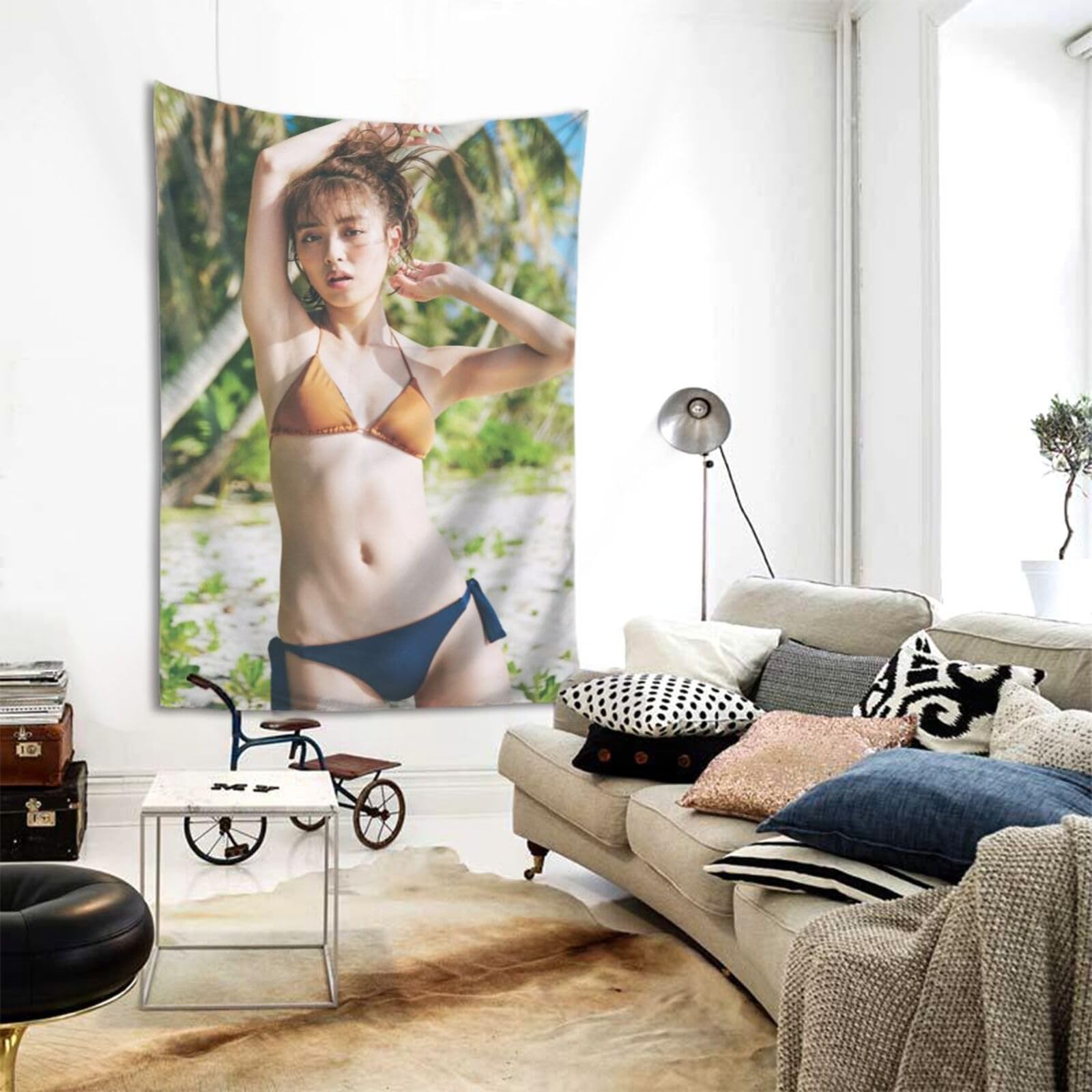 内田理央 PRタペストリー