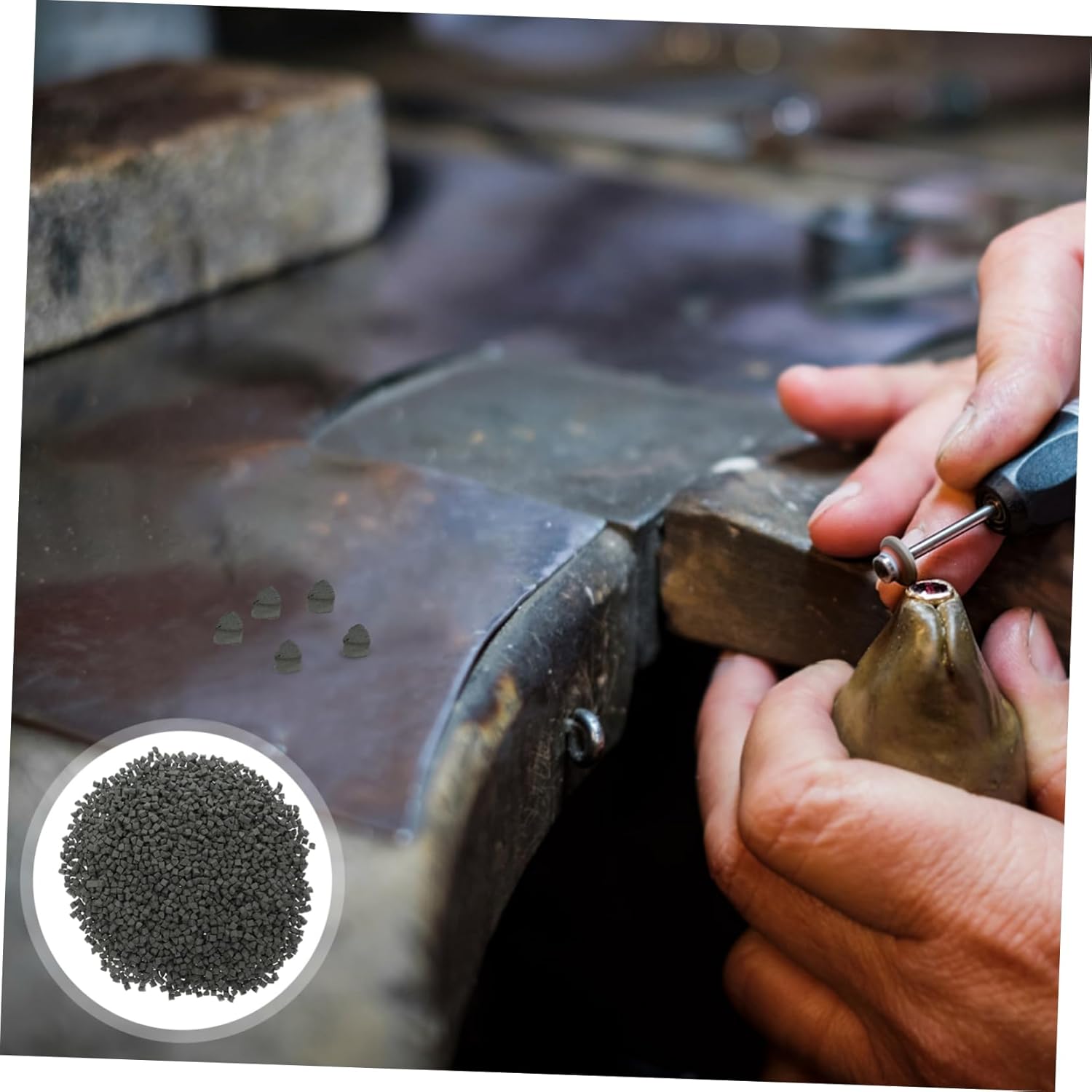 Ciieeo 500g Triangular Abrasive Jewelry Tumbler Media for Polishing Rock Tumbling Machine Buffing Polishing Kit