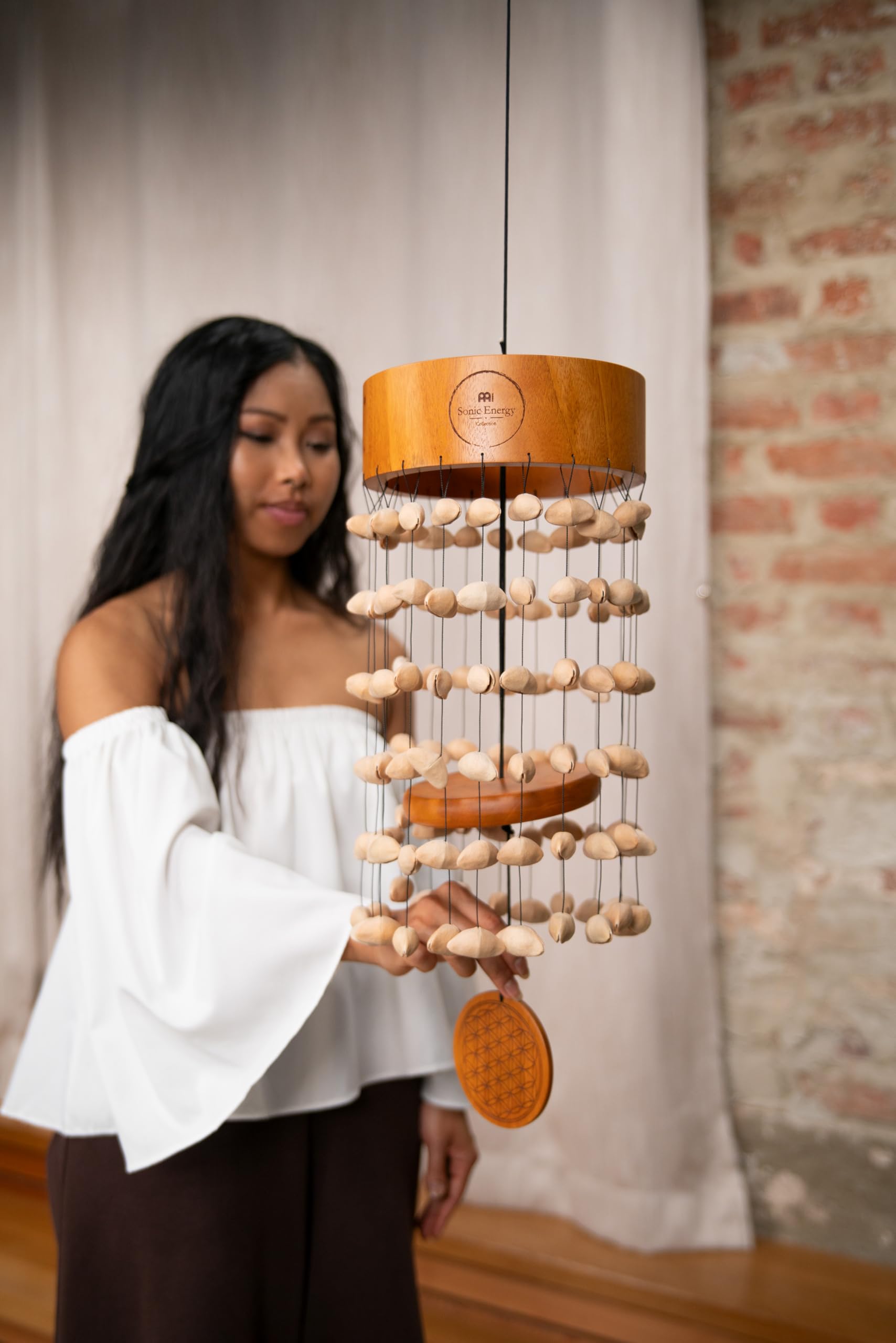 Sonic Energy Kenari Meditation Chime – Windspiel aus Nussschalen – Mit Flower of Life Pendel – Für Heim- und Studiodekoration (SKMCHFOL)