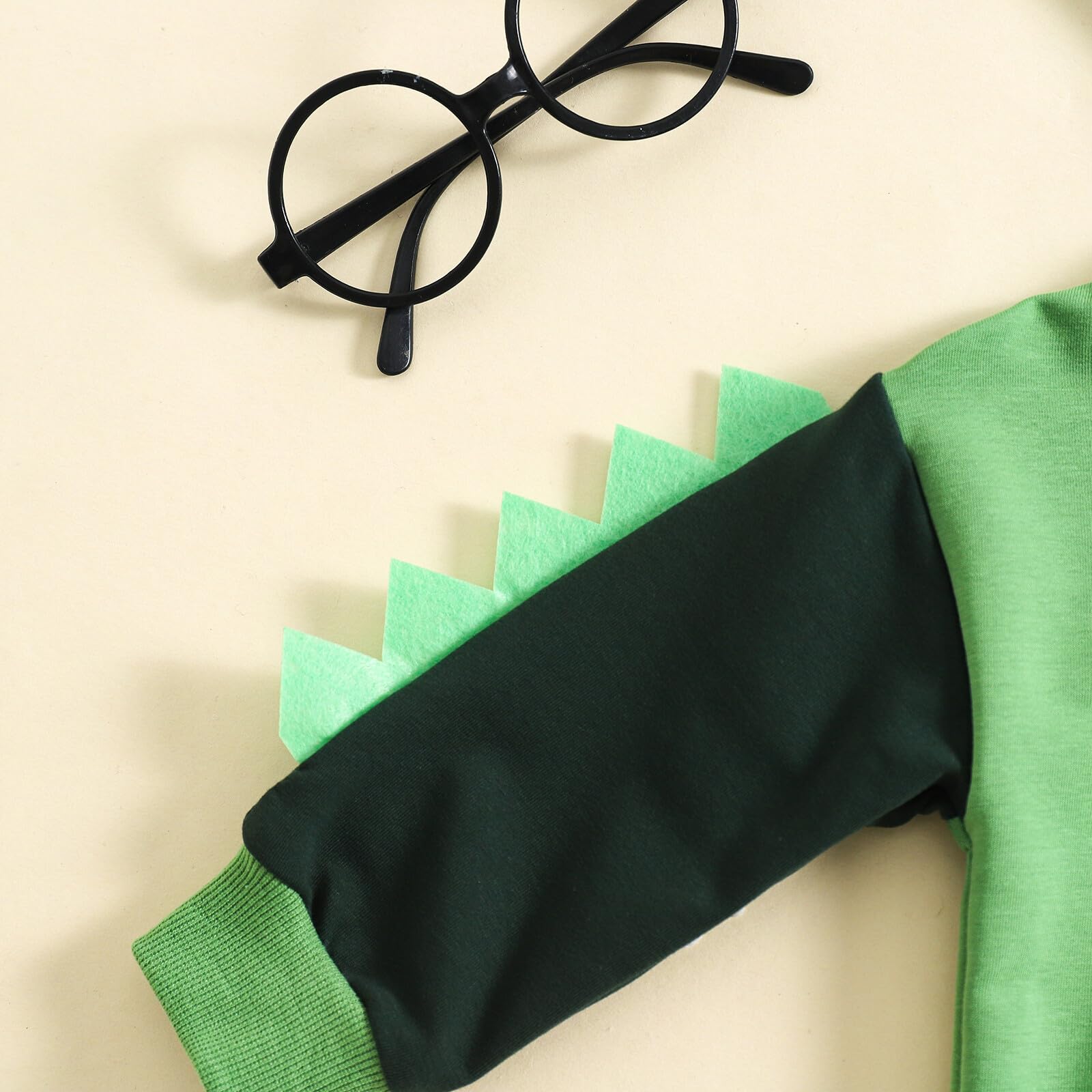 PUHHAPIEY Ropa para bebé niño pequeño, trajes de otoño e invierno, bloque de color, dinosaurio, manga larga, sudadera con capucha y pantalones deportivos