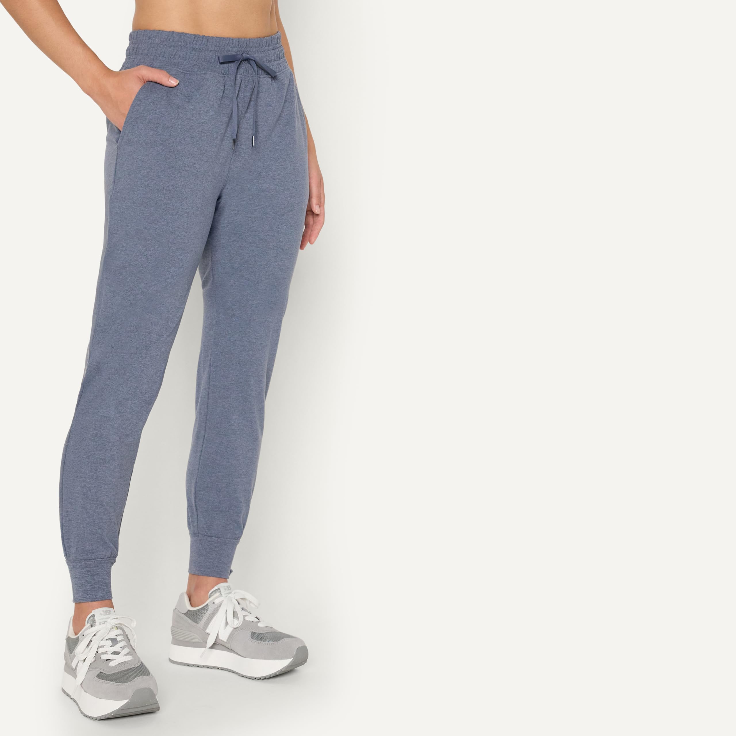 Amazon Essentials Damen Athletische, Weiche, Leichte Stretch-Trainings-Jogginghose Trainingshose