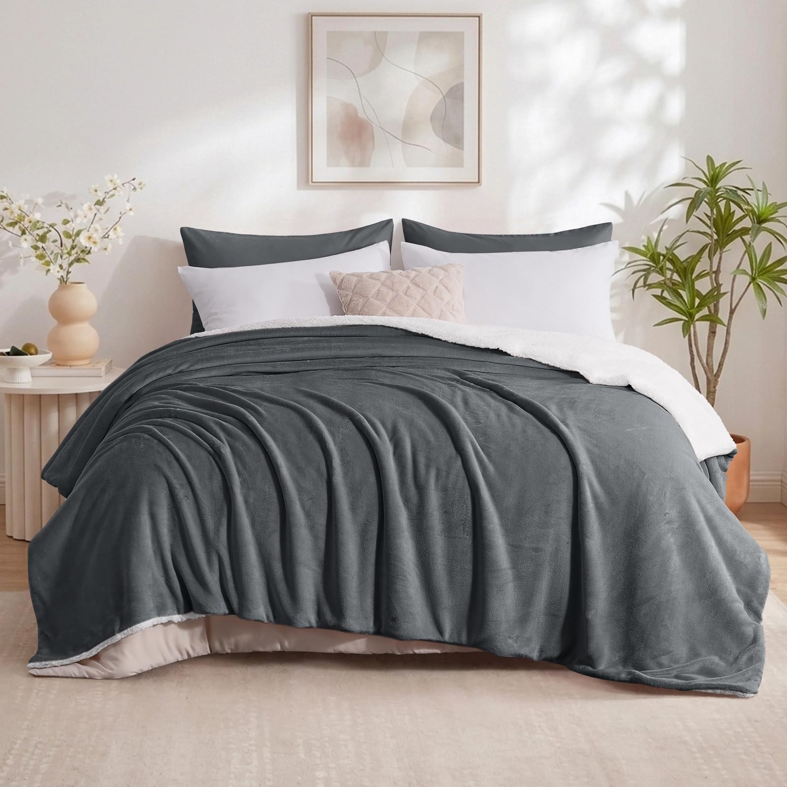 Aisbo Sherpa Fleece Throw Blanket Dark Grey - Fluffy Thick King Size Blanket Extra Large Throw for Bed, Warm Soft Solid Microfiber Throws for Couch Sofa, 200x240cm