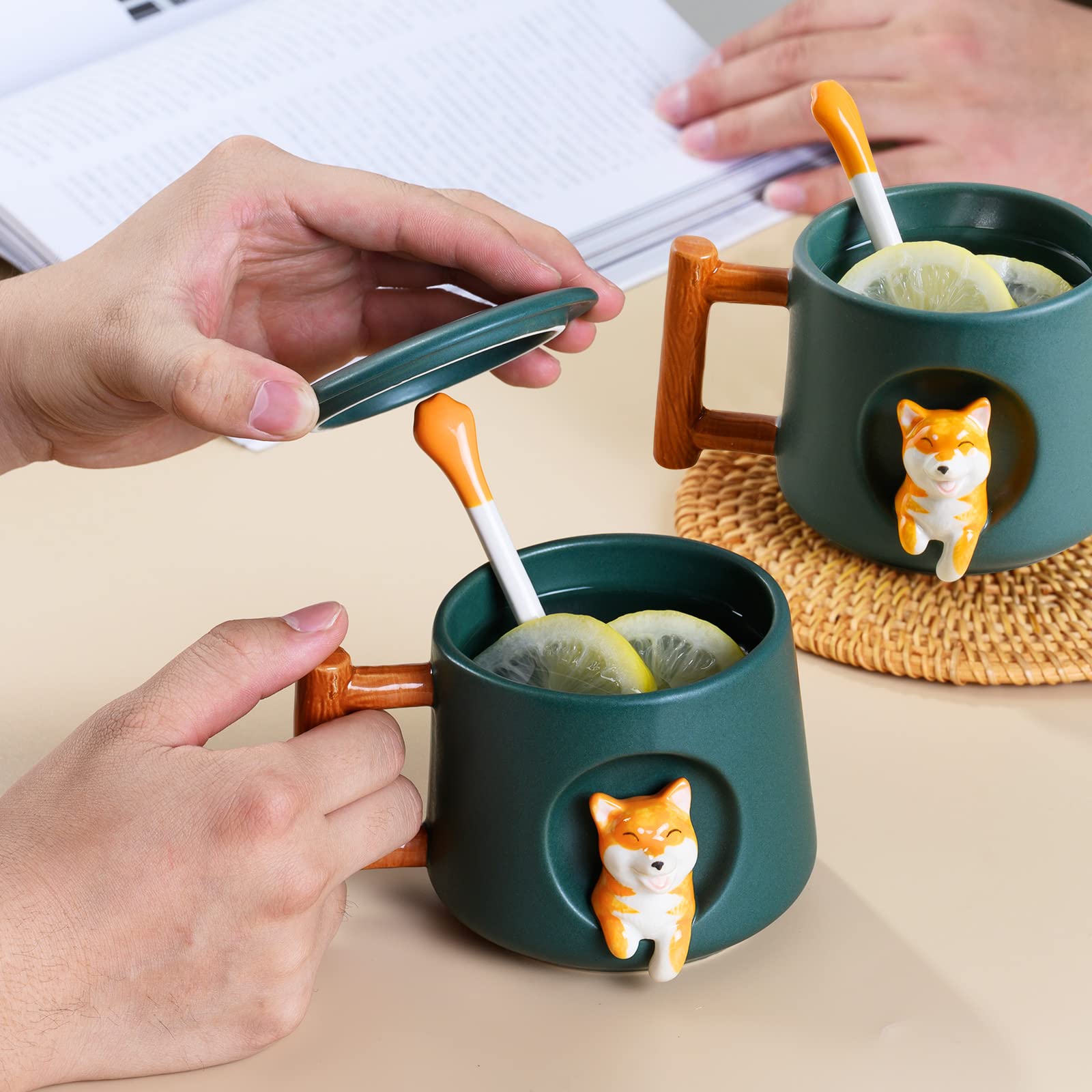 Amazon.com: OverTwice 愛犬女性禮物,柴犬可愛咖啡杯,附蓋子和把手咖啡杯、他和她的禮物、創意生日禮物、訂婚禮物、結婚禮物、情侶禮物、綠色15  盎司(約425.2 毫升) : 居家與廚房