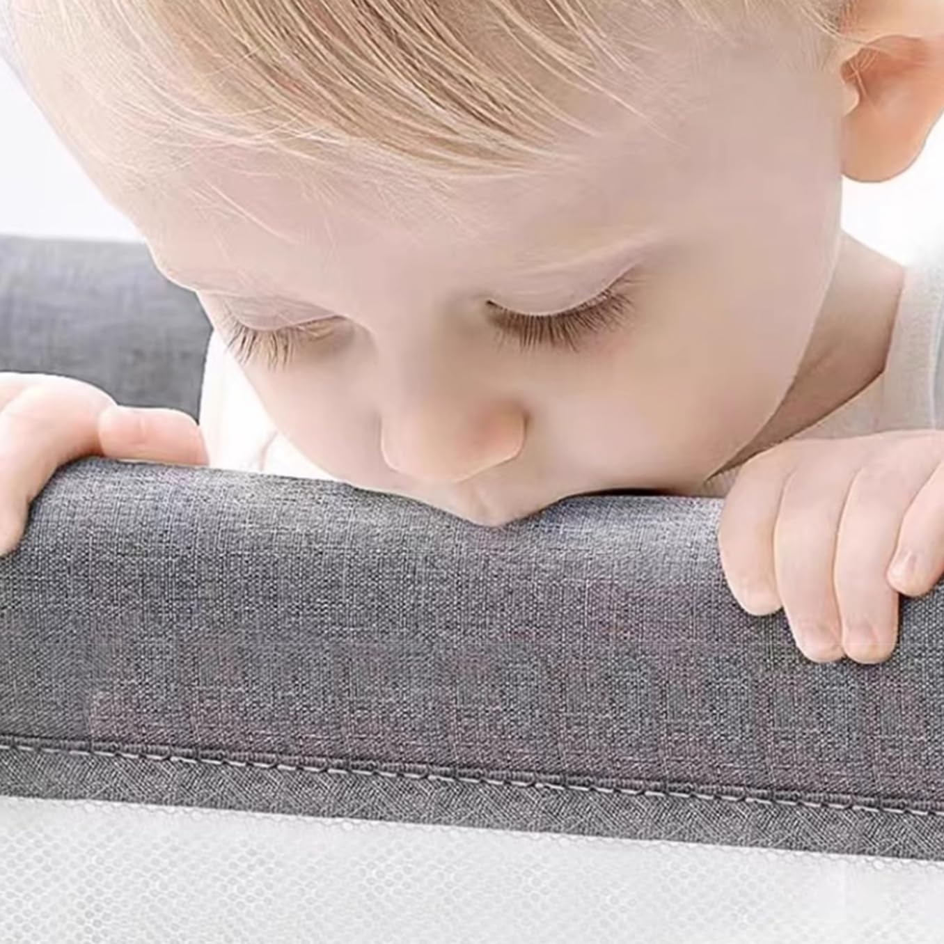 Letto Culla Cododo Bebe, dormire insieme in tutta sicurezza, materasso in fibra di cocco, tavolino, facile da montare e piegare, lettino portatile per neonato (bianco)