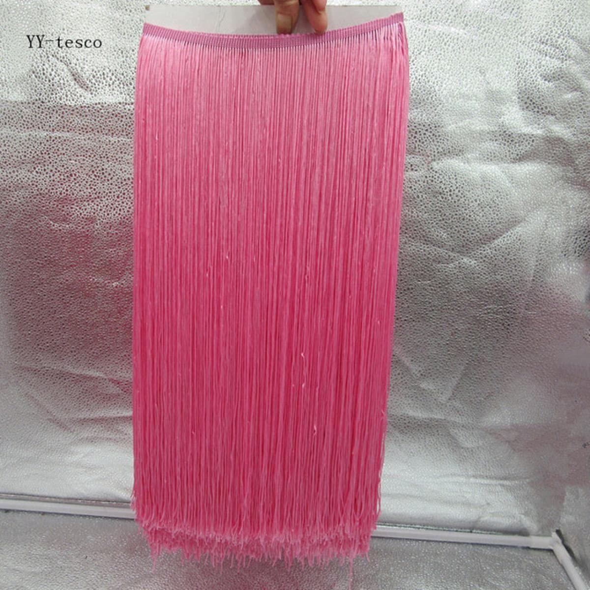 Gland frange coupe rose 50 cm pour donner du volume et du mouvement à vos tissus de scène