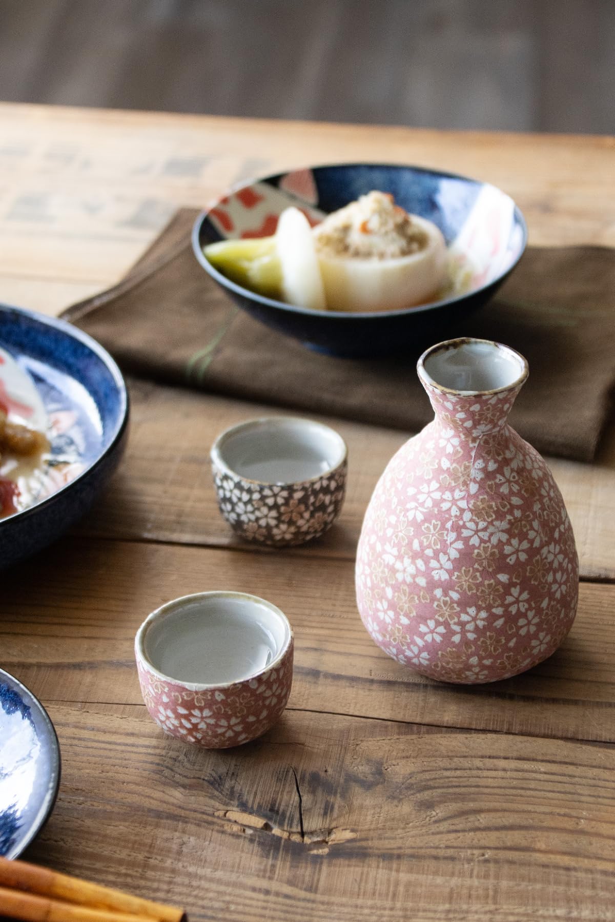 Amazon｜アワサカ(Awasaka) 「 清風 」 花ちらし 徳利 紅色 酒器 1.2合