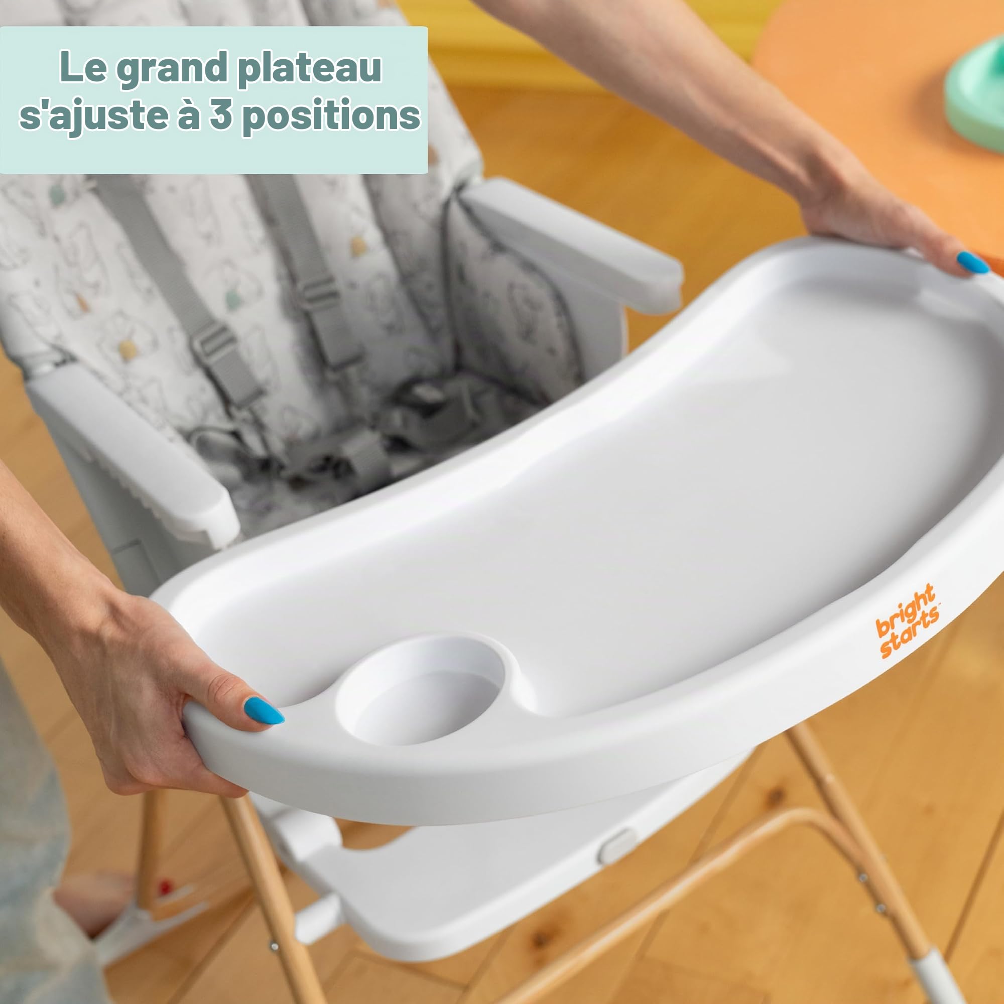 Bright Starts, Chaise Haute Pliable et Compacte Disney Baby Winnie l'ourson - Motif Classic Pals, Assiette de Qualité Alimentaire, Harnais 5 Points d'Attache, Unisexe, pour Enfants de 6 Mois et Plus
