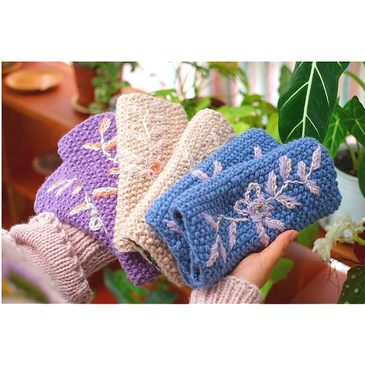 Women's Fingerless Gloves Embroidered Hand Knif Mittens Cashmere Cute and Floral (cream)
