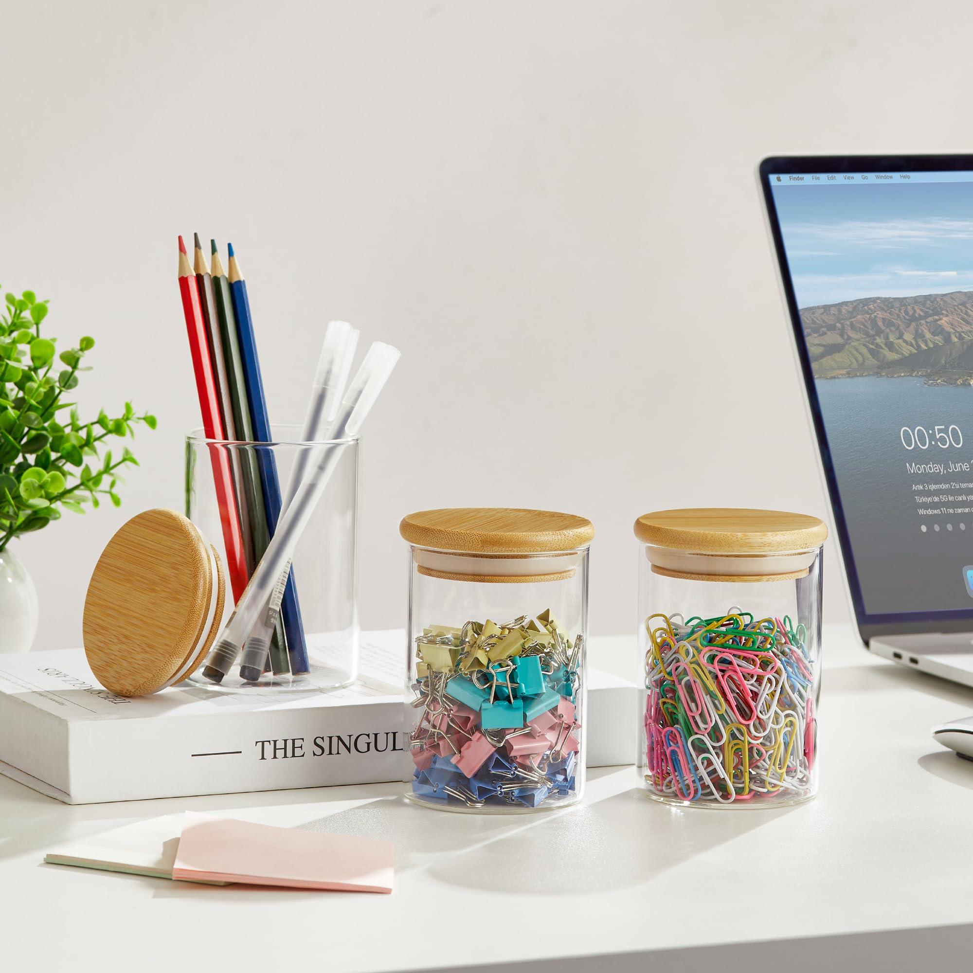 INIUNIK Qtip Halter Spender – Apothekergläser aus Glas mit Deckel, Wattestäbchen, runder Halter, Bambus-Badezimmer-Zubehör, Badezimmer-Organizer, Behälter, Gläser mit Deckel, 3 Stück