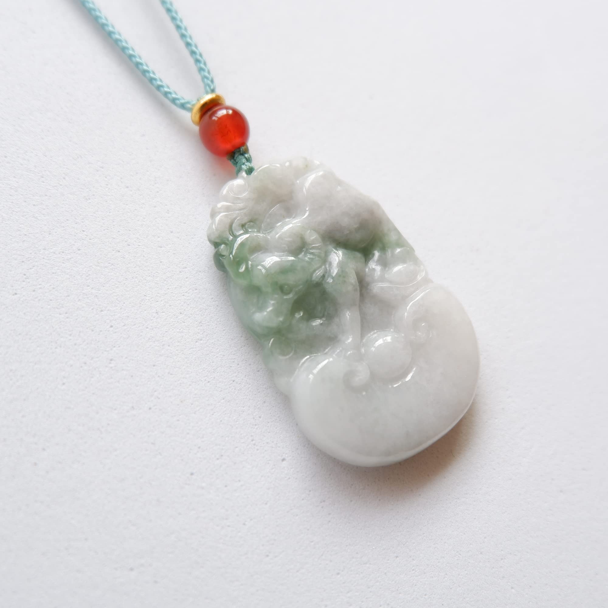 Natürliche grüne Jadeit-Sternzeichen-Anhänger-Halskette, Amulett