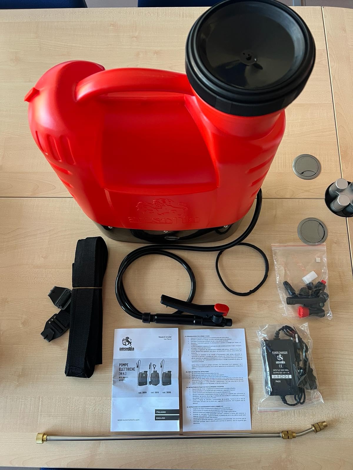 AUSONIA - 38006 BOMBA ELÉCTRICA DE MOCHILA DE 16 LITROS A BATERIA DE 12V/10AH