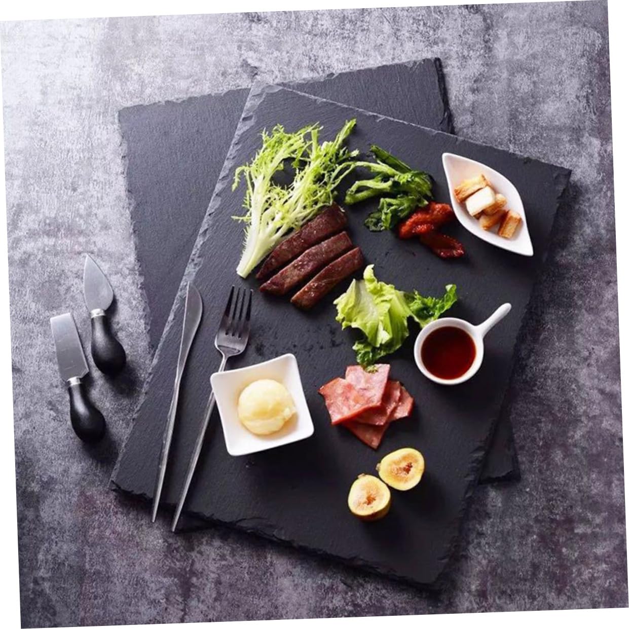 Assiette de Sushis Rectangulaire 4 Pièces en Ardoise Noire Élégante