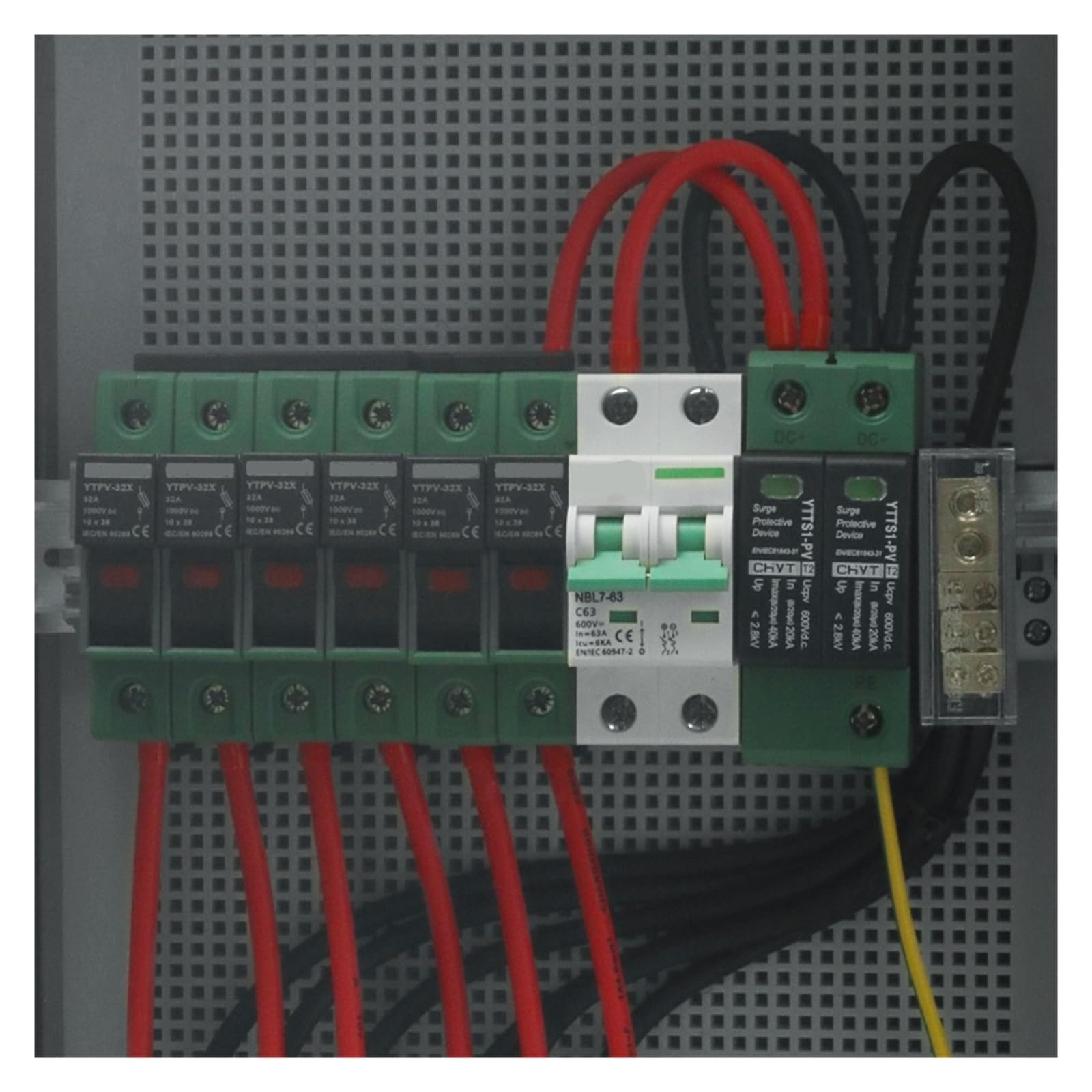 RWRAPS Scatola combinatrice CC fotovoltaica Impermeabile IP65 con Protezione Contro i fulmini solari in ABS 6-in-1-out da 600 V