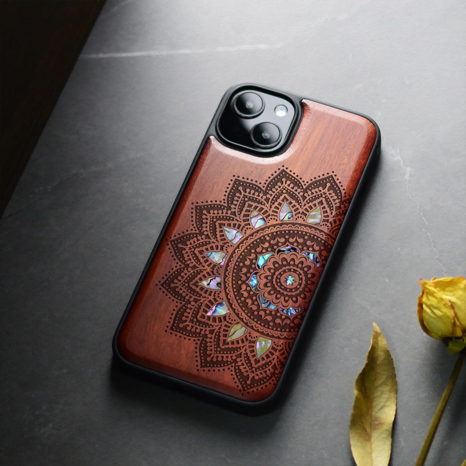 Carveit Custodia Compatibile con MagSafe per iPhone 13 Cover, Incisione in Legno e intarsio di cozze per Apple 13 Custodia Magnetico TPU Case (Rosea Legno-Arte del mandala)
