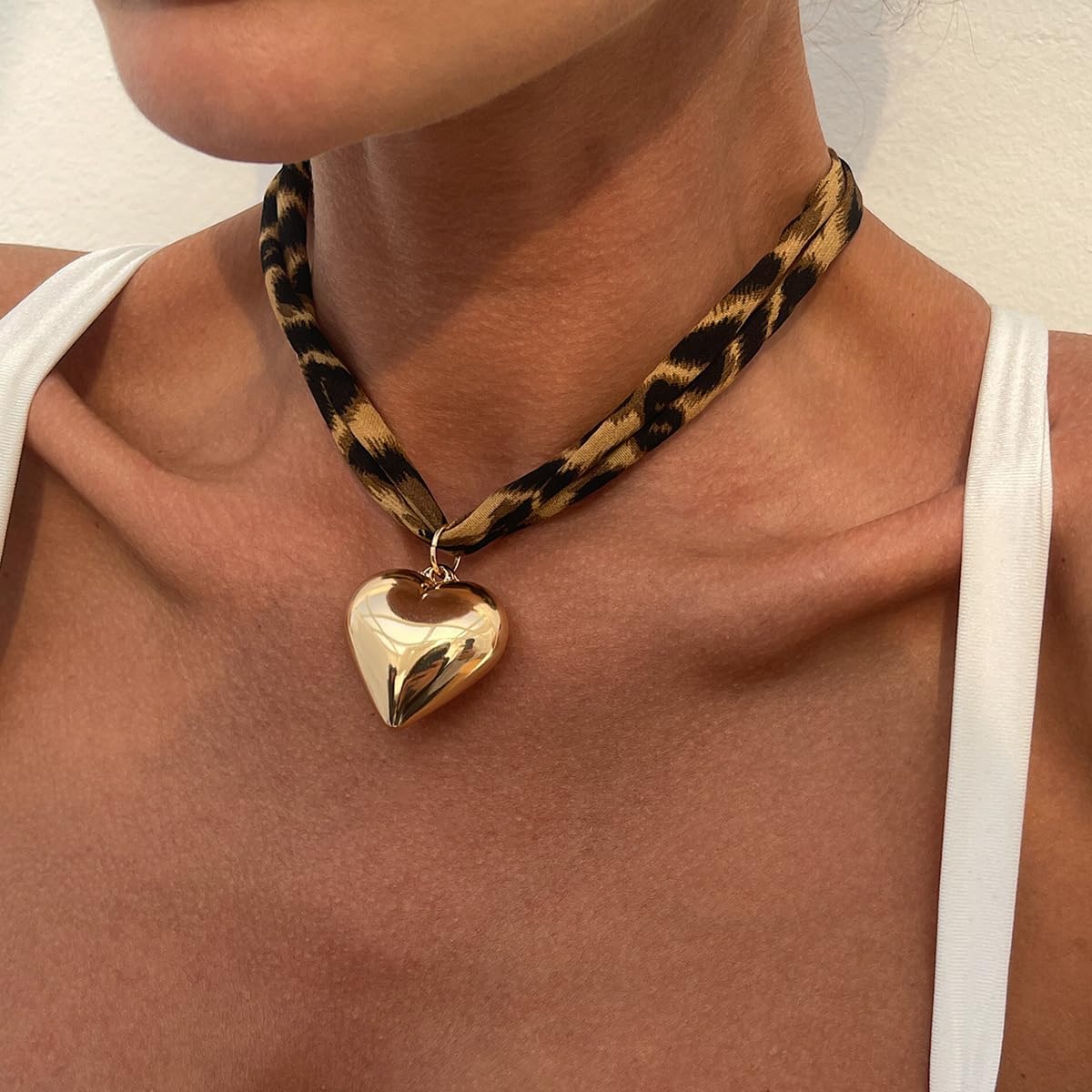 Artmiss Leopard Print Choker NecklaceGold Heart Pendant Adjustable Animal Print Collar Chain Y2K Fashion Dainty Jewelry for Women Gift for Her - Image 2