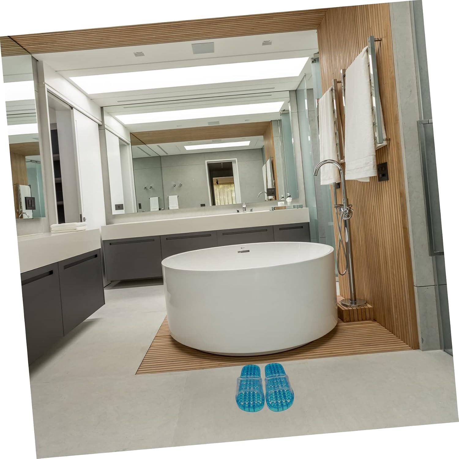 1pair Hollowed Draining Foot Massage Slippers for Bathroom Lightweight Skid Open-toe Design Comfortable Home Use Water-resistant Spa Slippers Fits