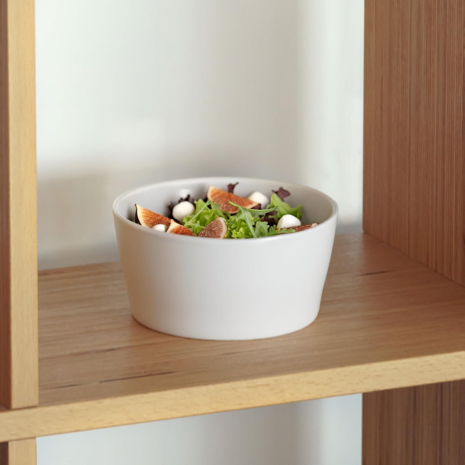 MIAMIO – Ceramic Bowl Set / 25 oz Bowls Set for 4 People, Cereal, Ramen, Soup and Salad Bowl – Dishwasher and Microwave Safe – Luxe Collection (White)