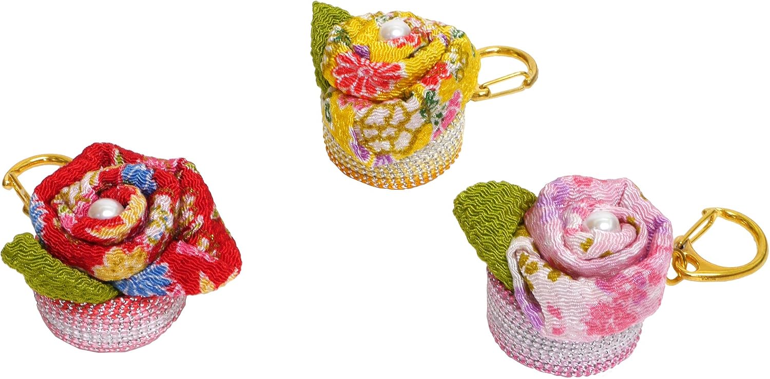 Takagi Fiber TC-129 Panami Craft Kit, Made with Plastic Bottle Cap, Eco Keychain, Pompon Flower