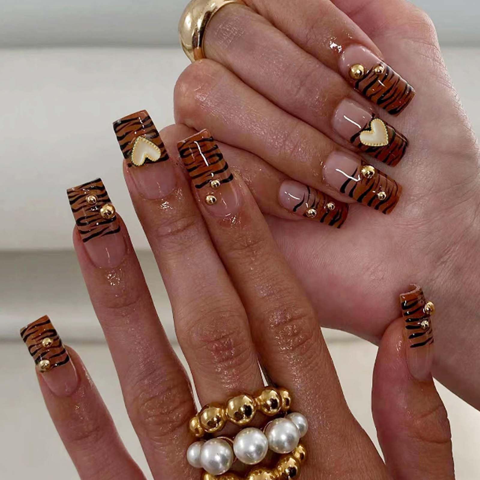 Kamize Medium Fake Nails Heart Press on Nails Full Cover Acrylic Square French Fake Nails for Women and Girls 24PCS