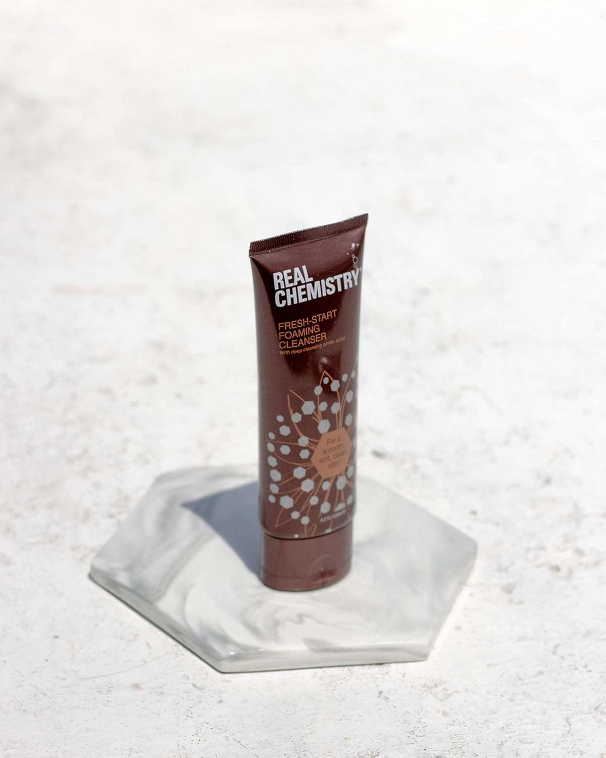 Real Chemistry Fresh-Start Foaming Cleanser, Hydrating Face Wash & Makeup Remover, Gentle Creamy Lather with Hyaluronic Acid, Removes Dirt Oil & Makeup, 120 mL (4 fl oz) - Image 5