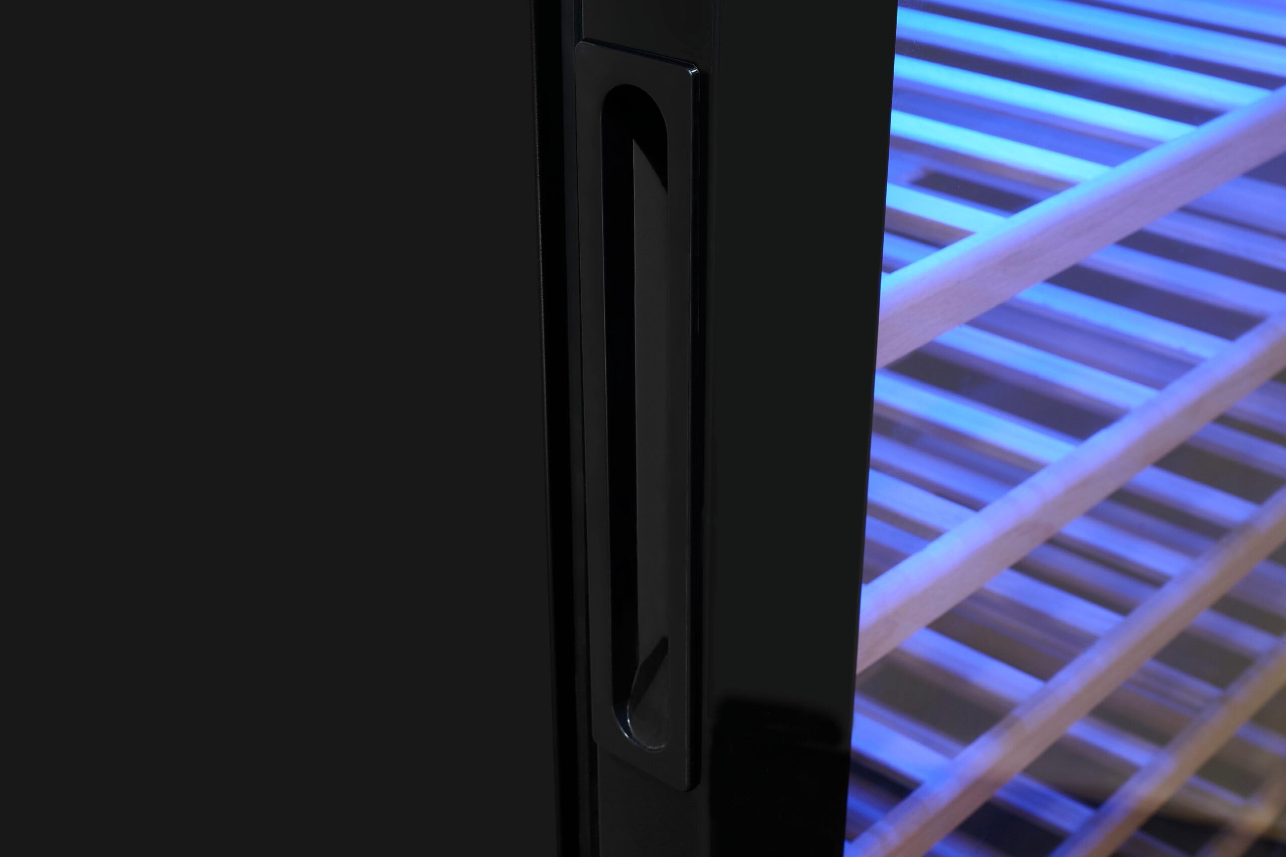 Exquisit® Vinoteca para 78 Botellas, 194L, Negro, Clase G, Doble Zona de Temperatura 5-20°C, Control Digital, Puerta de Cristal Reversible, Iluminación LED, 9 Estantes, Medidas (128,5 x 49 x 57,5 cm)