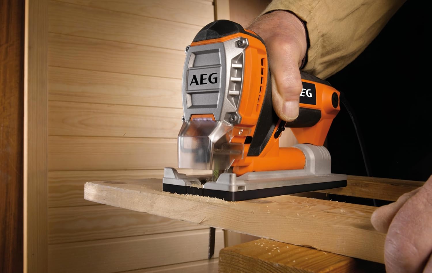 User making a precise cut with AEG PST 500 X Jigsaw