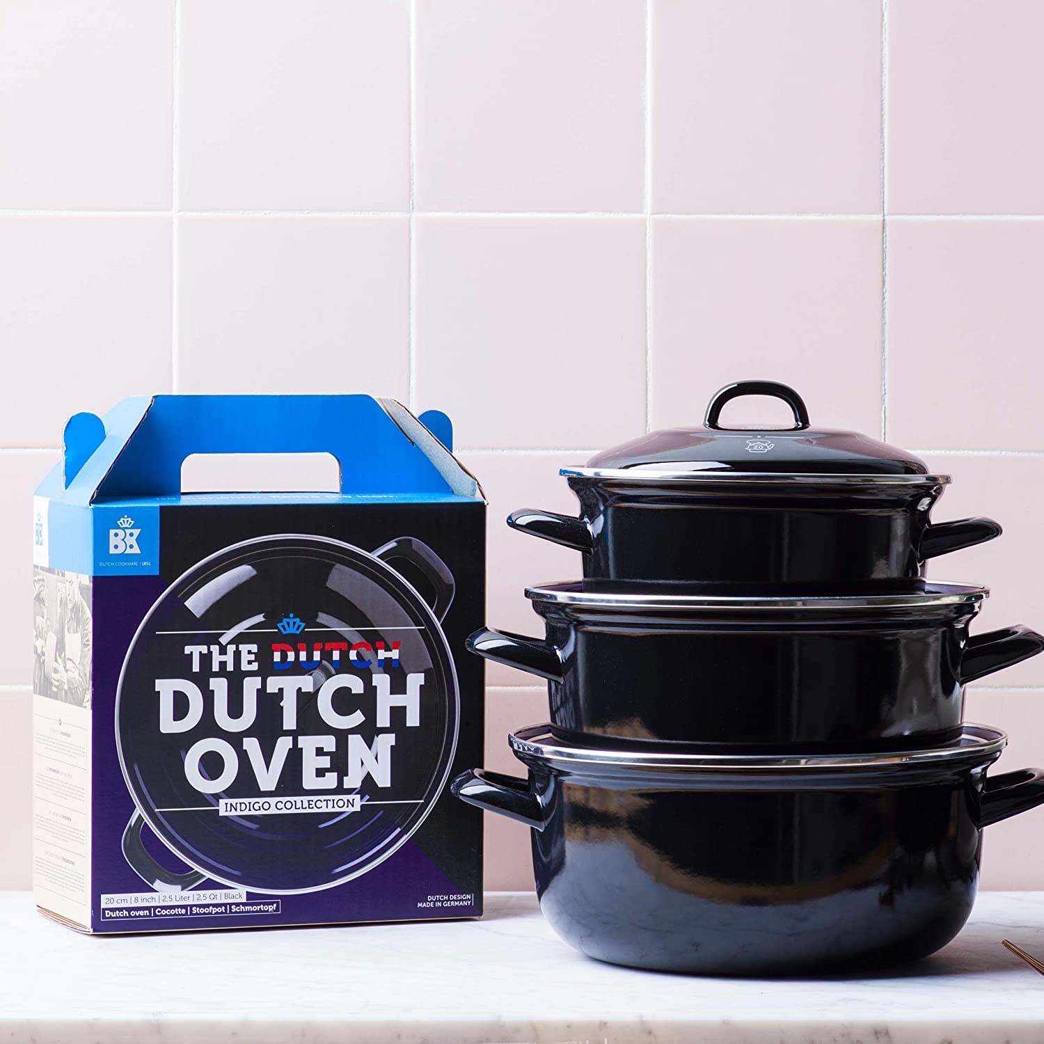 BK Indigo Cacerola Tradicional Holandesa con Esmalte Alemán y Tapa con Revestimiento Cerámico Antiadherente sin PFAS, 24 cm/4,2 Litros, Inducción, Apta para Lavavajillas y Horno, Negra