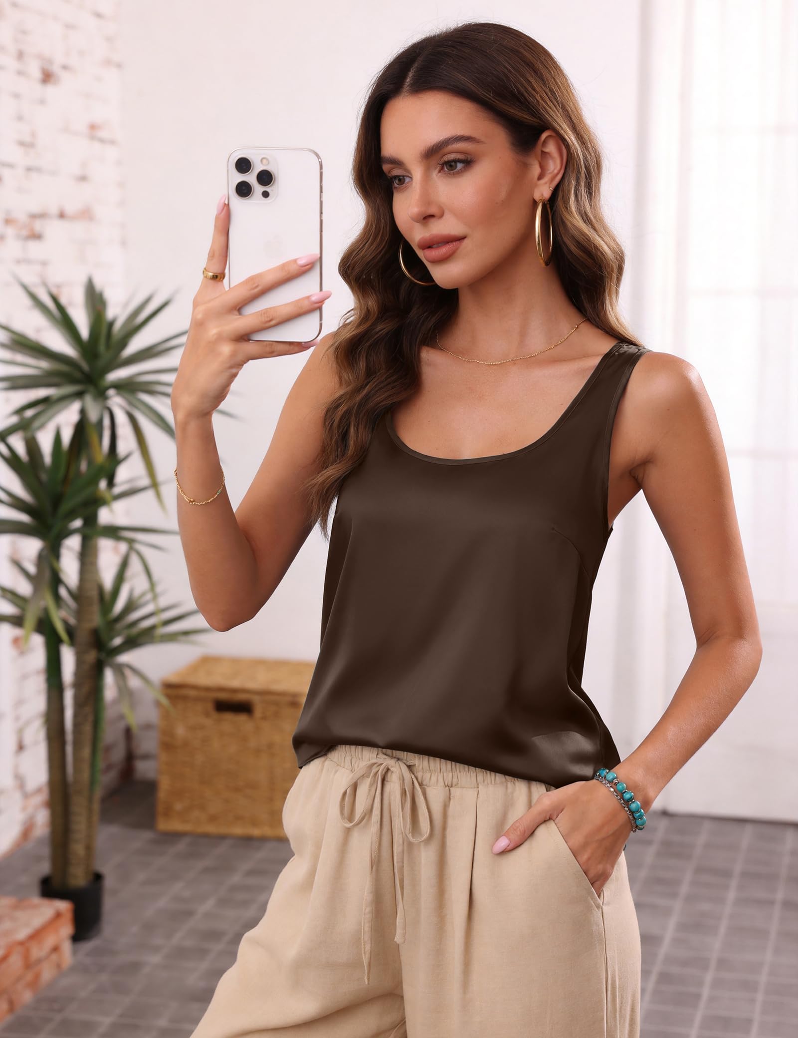 Aottori Camiseta Sin Mangas Satén Mujer Verano Básico Cuello U Suelto Elegante Top Liso Elástico Camisola Casual — view 3
