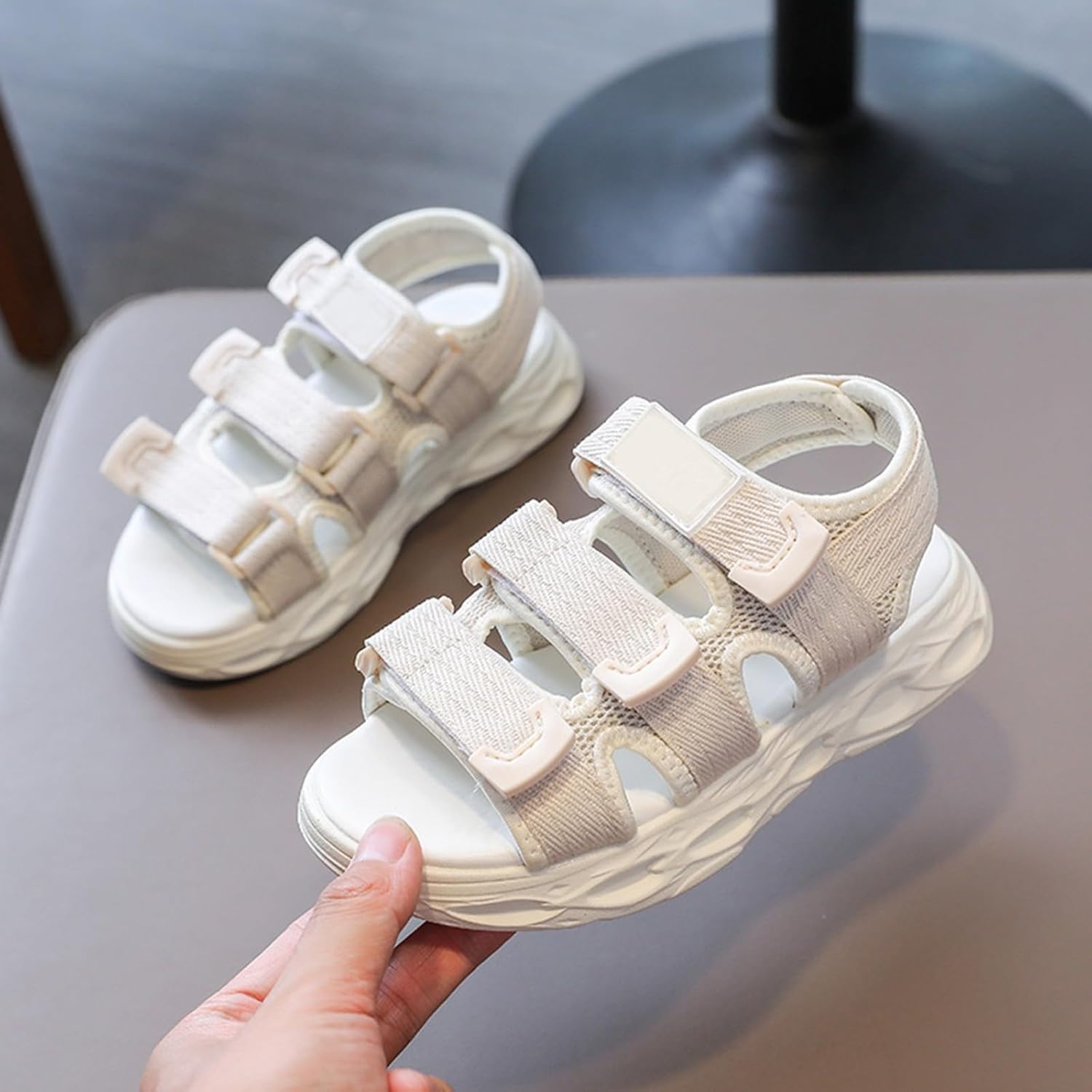 Open Toe Sandals For Girls Mesh Breathable Adjustable Strap Shoes Kids Lightweight Soft Sole Shoes Summer Beach Vacation Slippers Non Slip Casual Walking Sandals (Beige, 3.5 Big Kids)