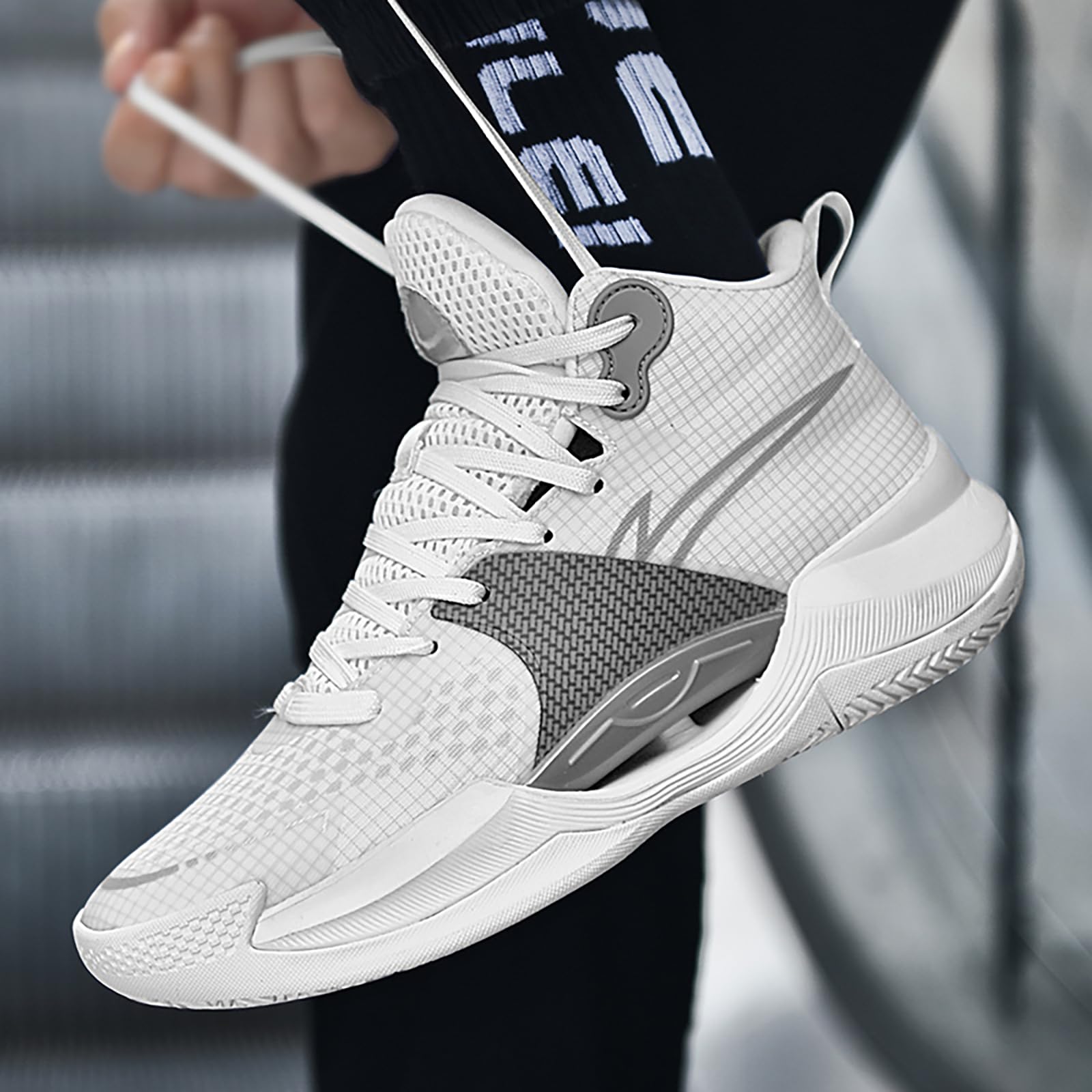 Scarpe da basket alte da uomo con lacci sportivi in ​​rete leggera, intersuola ammortizzata, supporto elevato della caviglia, trazione duratura
