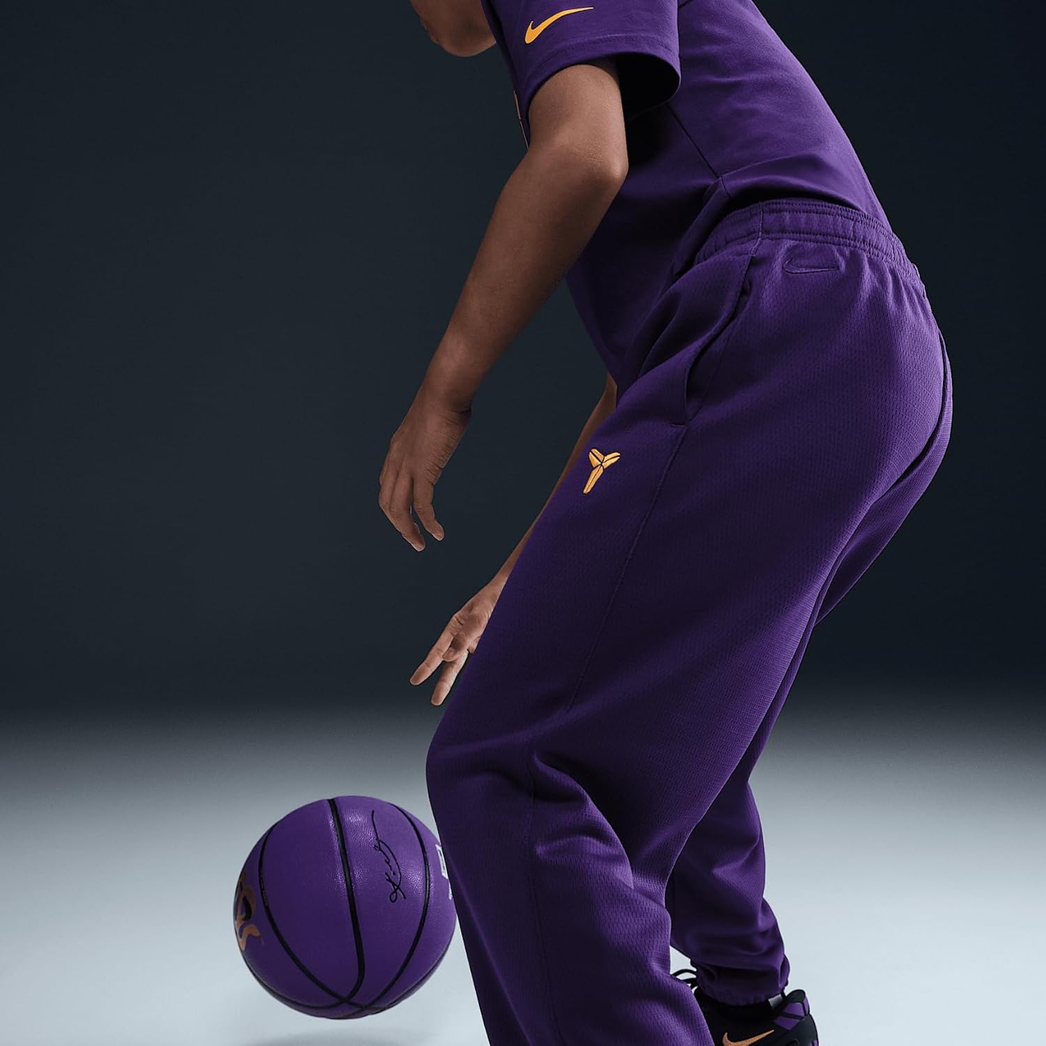 Kobe Big Kids' Therma-FIT Pants (HJ1015-547, Court Purple/University Gold/University Gold) Size Small