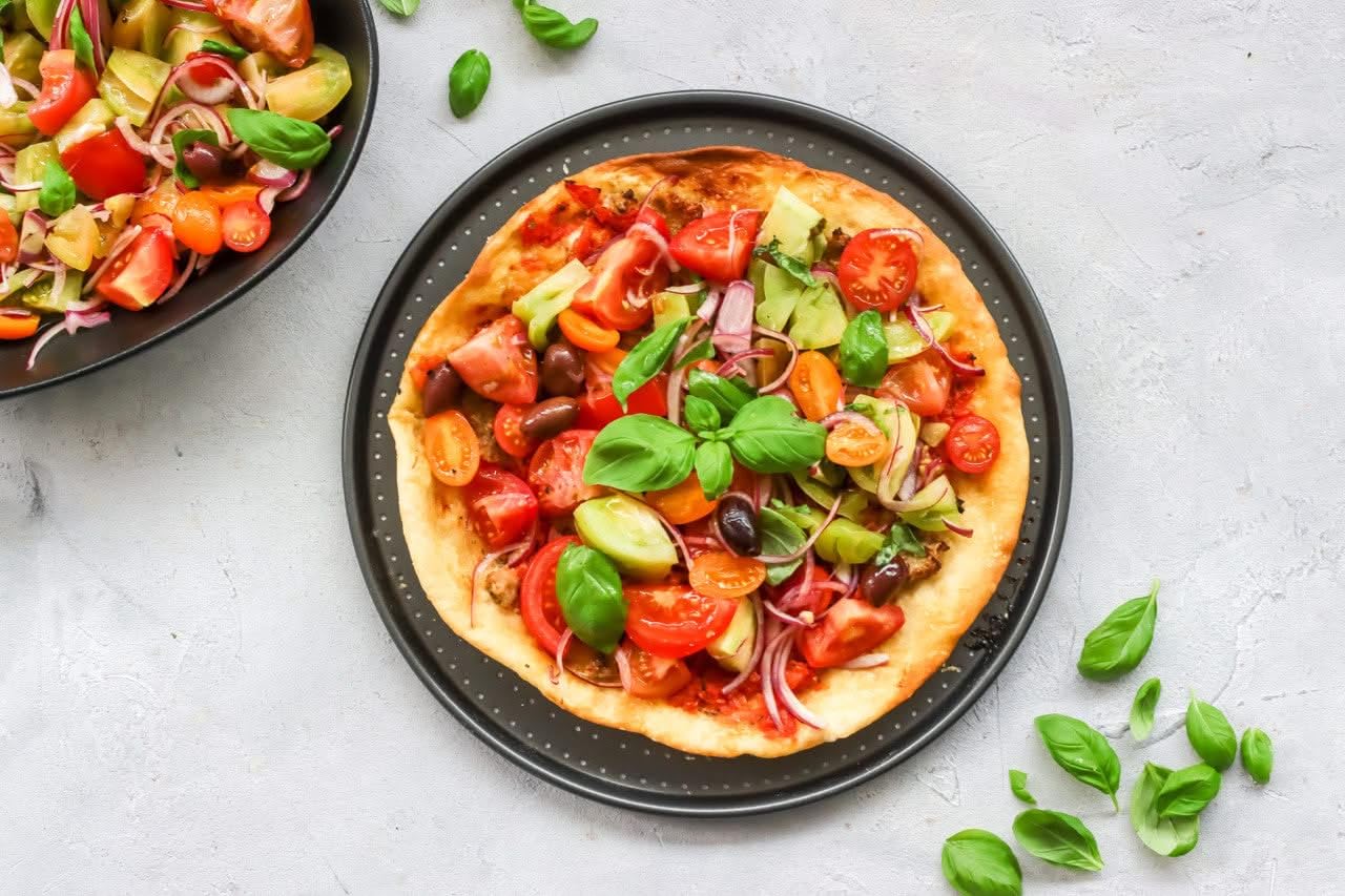 MasterClass 32 cm blacha do pieczenia pizzy Crusty Bake z powłoką nieprzywierającą, solidna okrągła blacha do pieczenia pizzy z perforowaną powierzchnią, przeznaczona do piekarnika, zmywarki