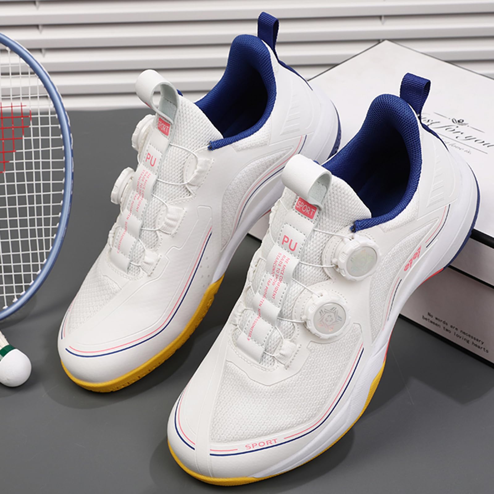 Zapatillas de bádminton/tenis de mesa con tecnología sin costuras, diseño unisex ligero, placa de carbono TPU y suela MD antideslizante, versátil