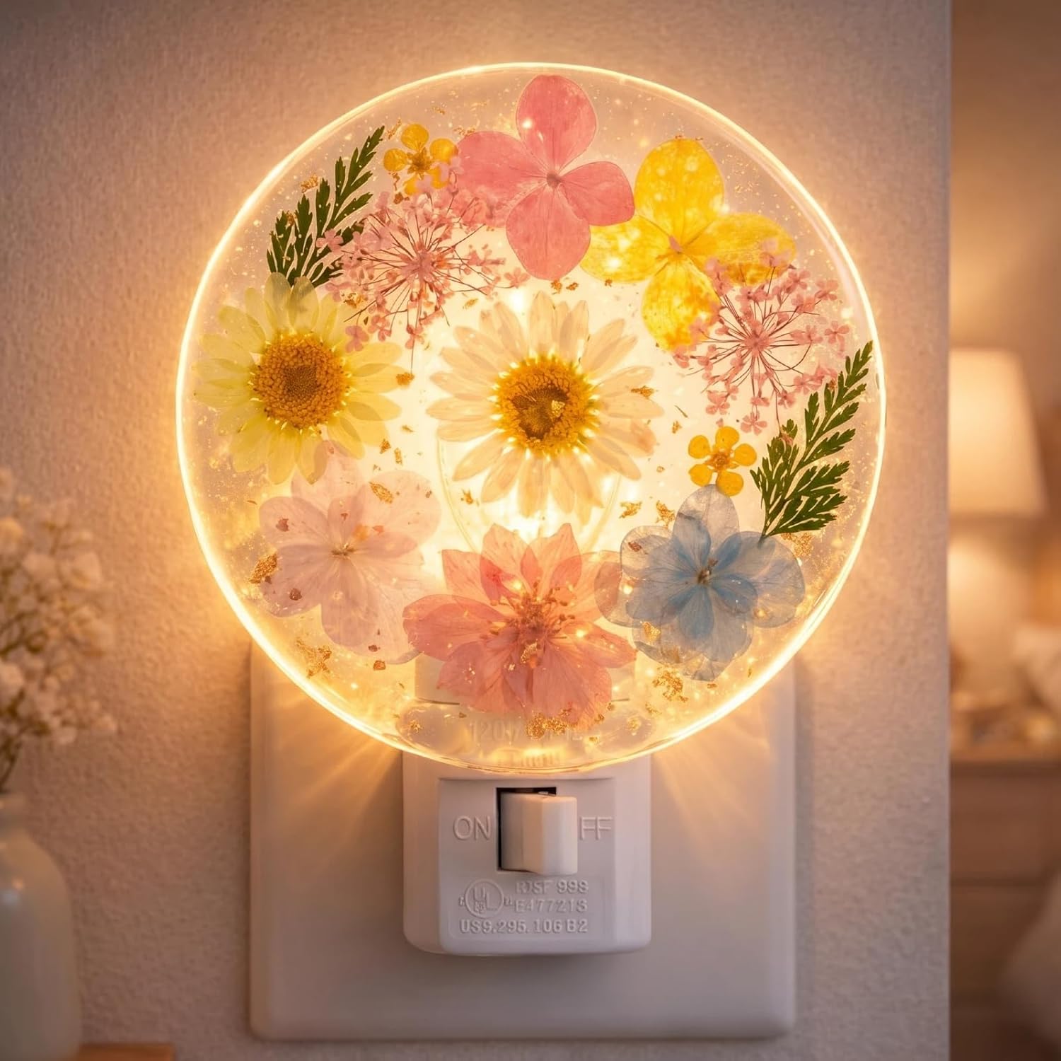 Glooglitter Pressed Flower Night Light Plug in - Handmade Dried Floral Wall Night Light, Soft Glow Decorative Nightlight for Hallway Bedroom Nursery Bathroom, Vintage Botanical Home Decor(Fresh Color)