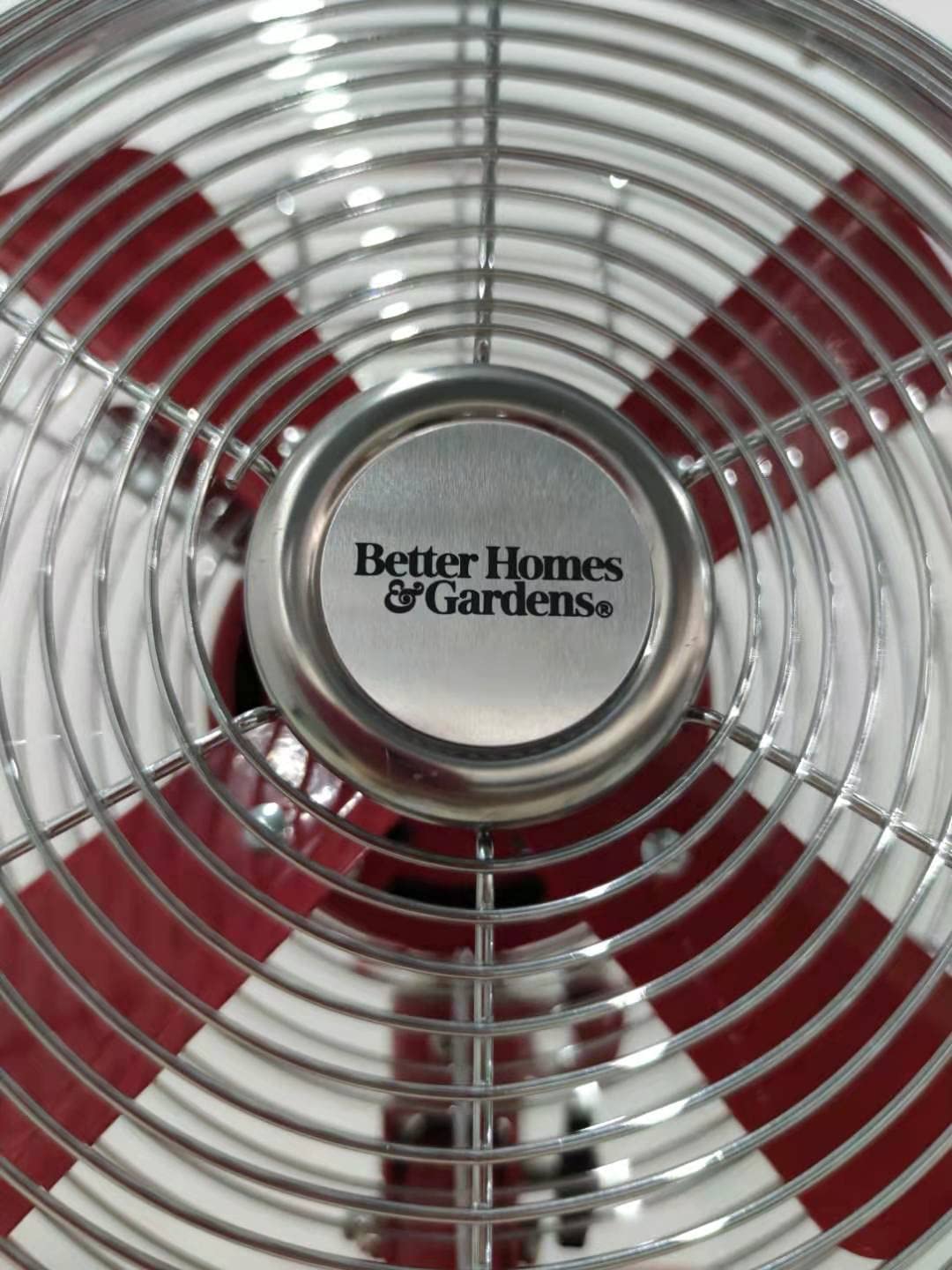 Amazon.com: Better Homes u0026 Gardens Retro Table Fan, 3-Speed Metal  Tilted-Head Oscillation, 8-Inches (red) : Home u0026 Kitchen