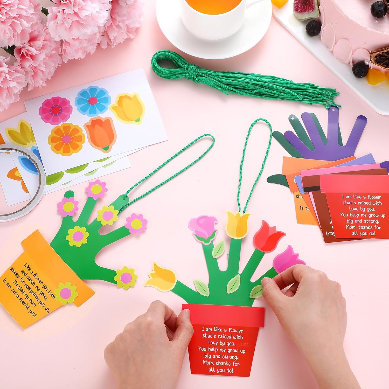 30 Sets Mother's Day Handprint Crafts for Kids DIY Mother's Day Crafts Make Your Own Flower Handprint Ornaments for Kids Mom Craft Gifts Classroom Party Favor Home Fun Activities